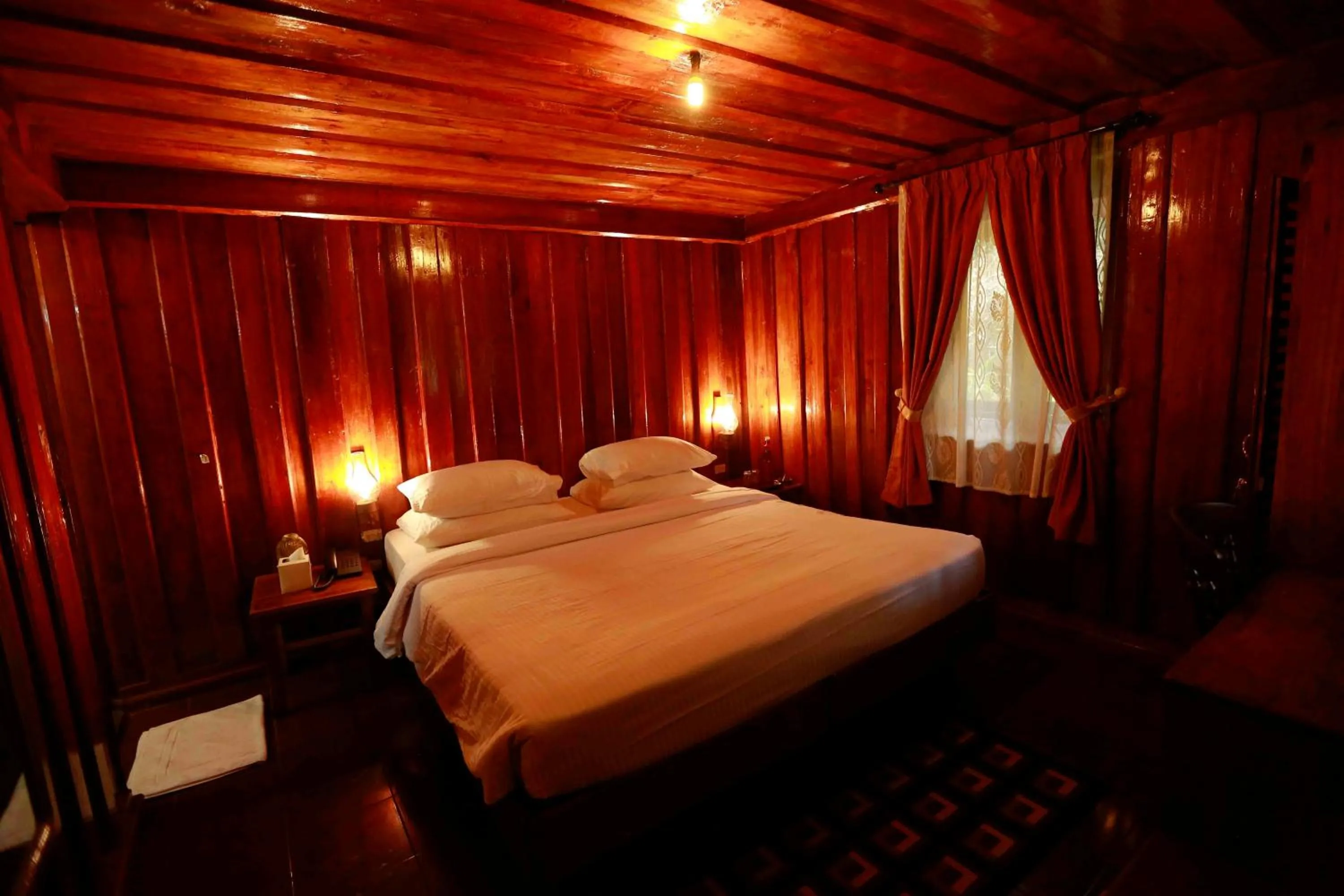 Bed in Saj Vagamon Hideout