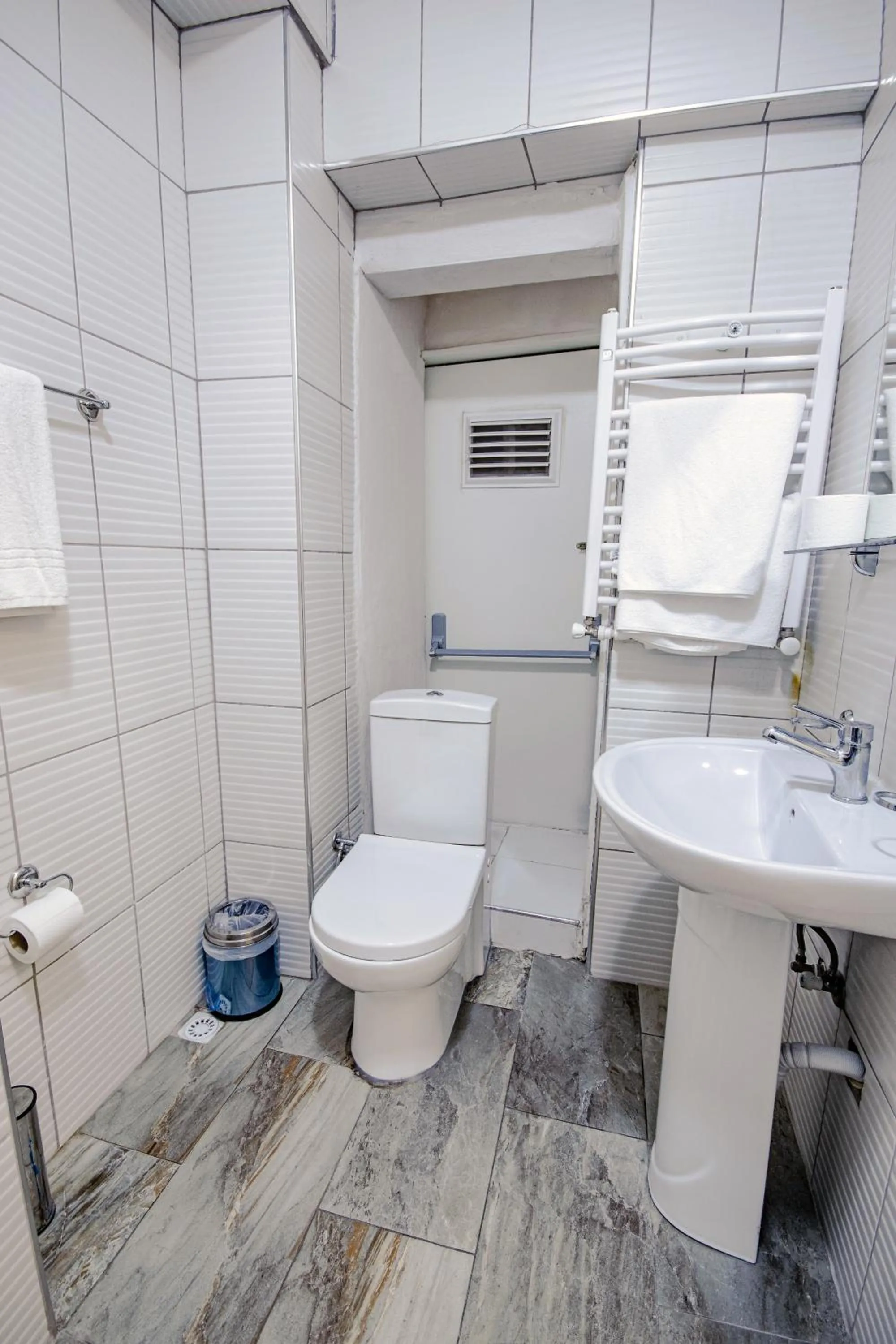 Shower in IQ Hotel Beyoğlu