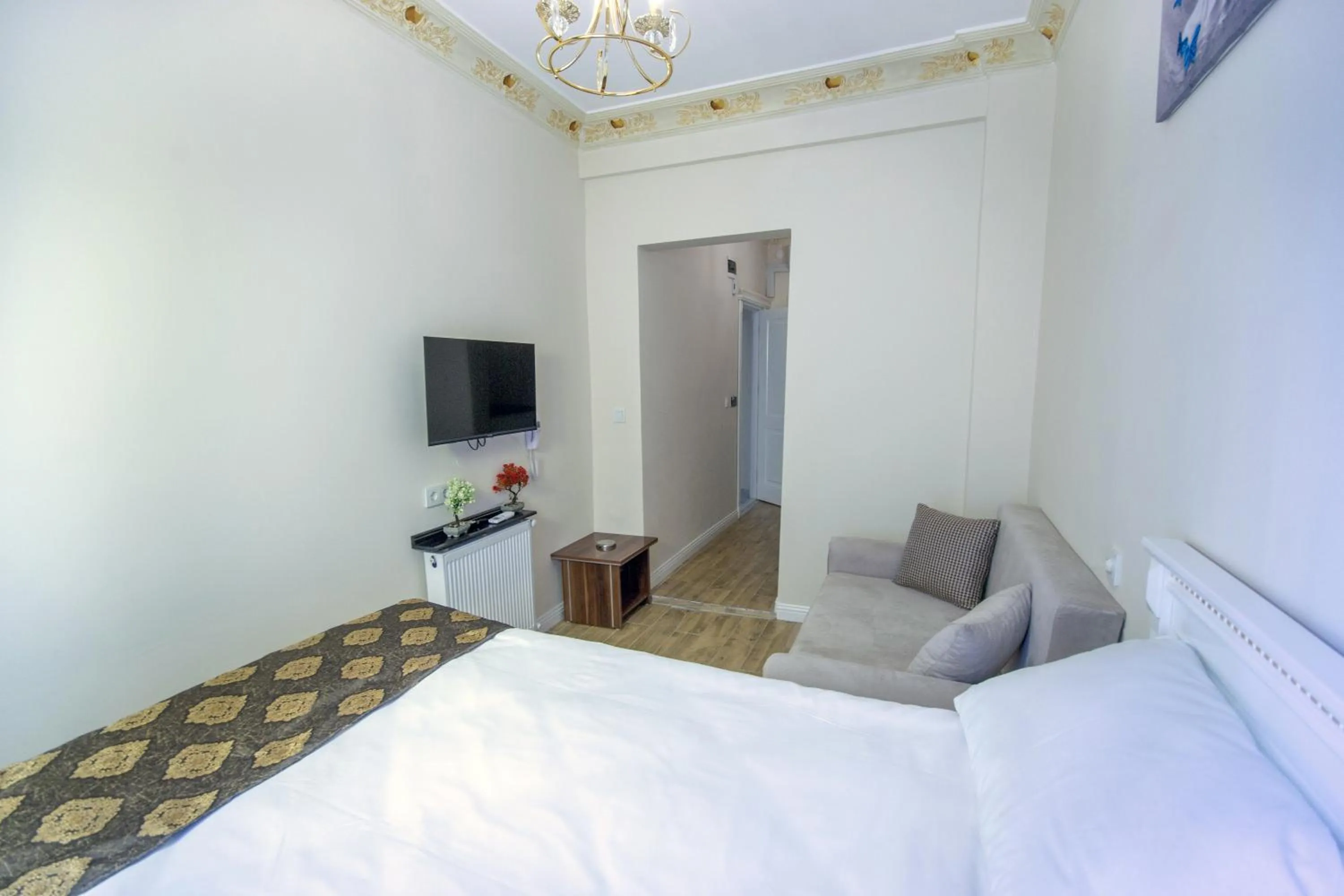 Bed in IQ Hotel Beyoğlu