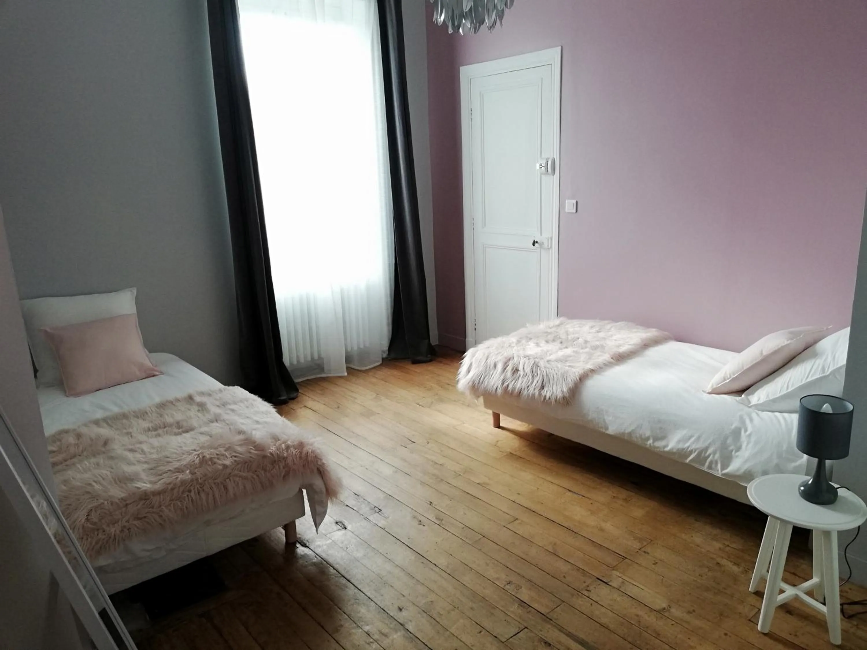 Bed in L'Angély - Chambres d'Hôtes