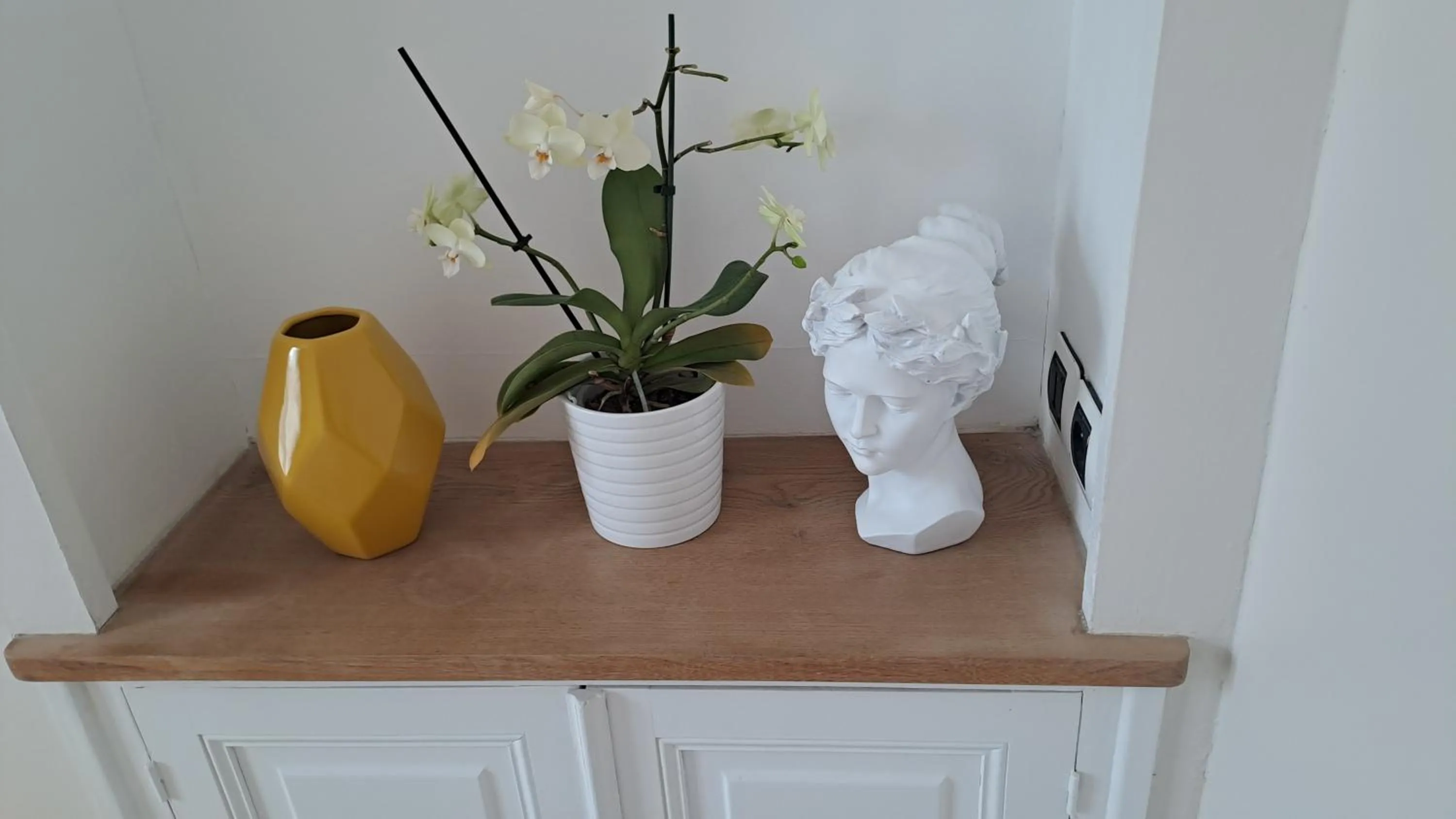 Decorative detail in L'Angély - Chambres d'Hôtes