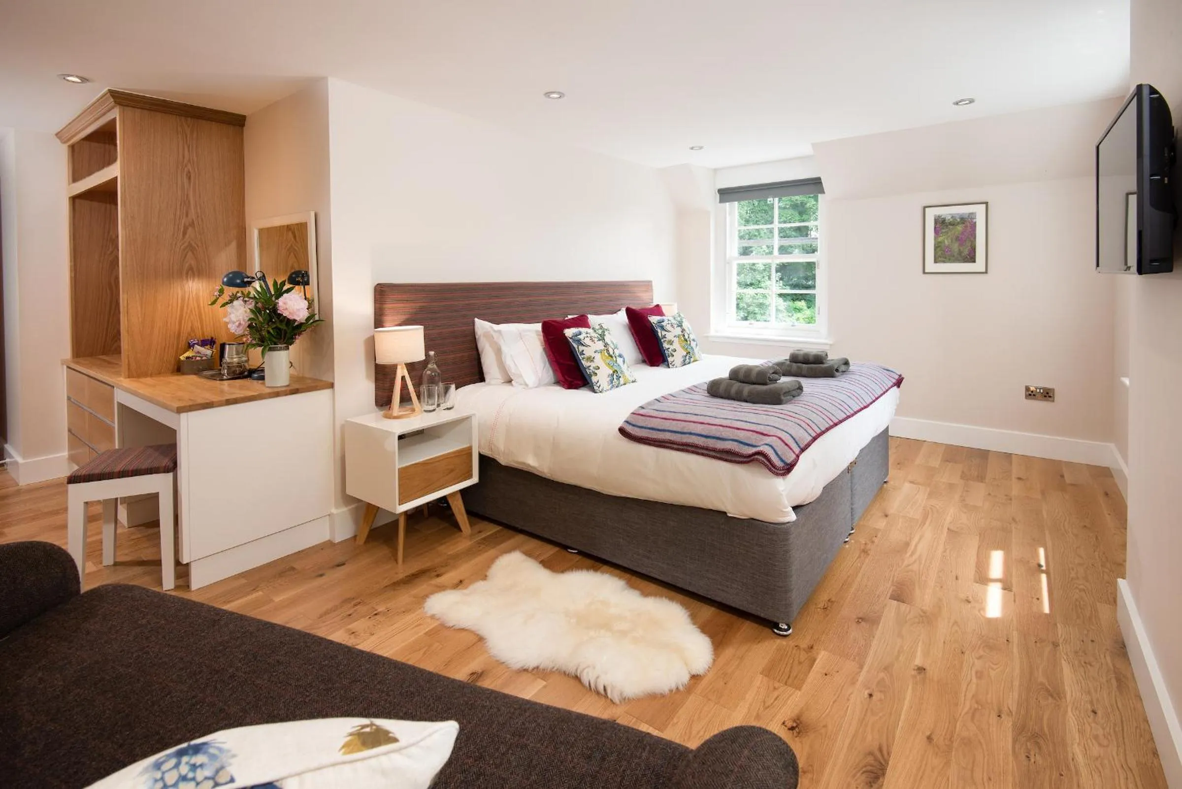 Photo of the whole room in Mill House Monzie