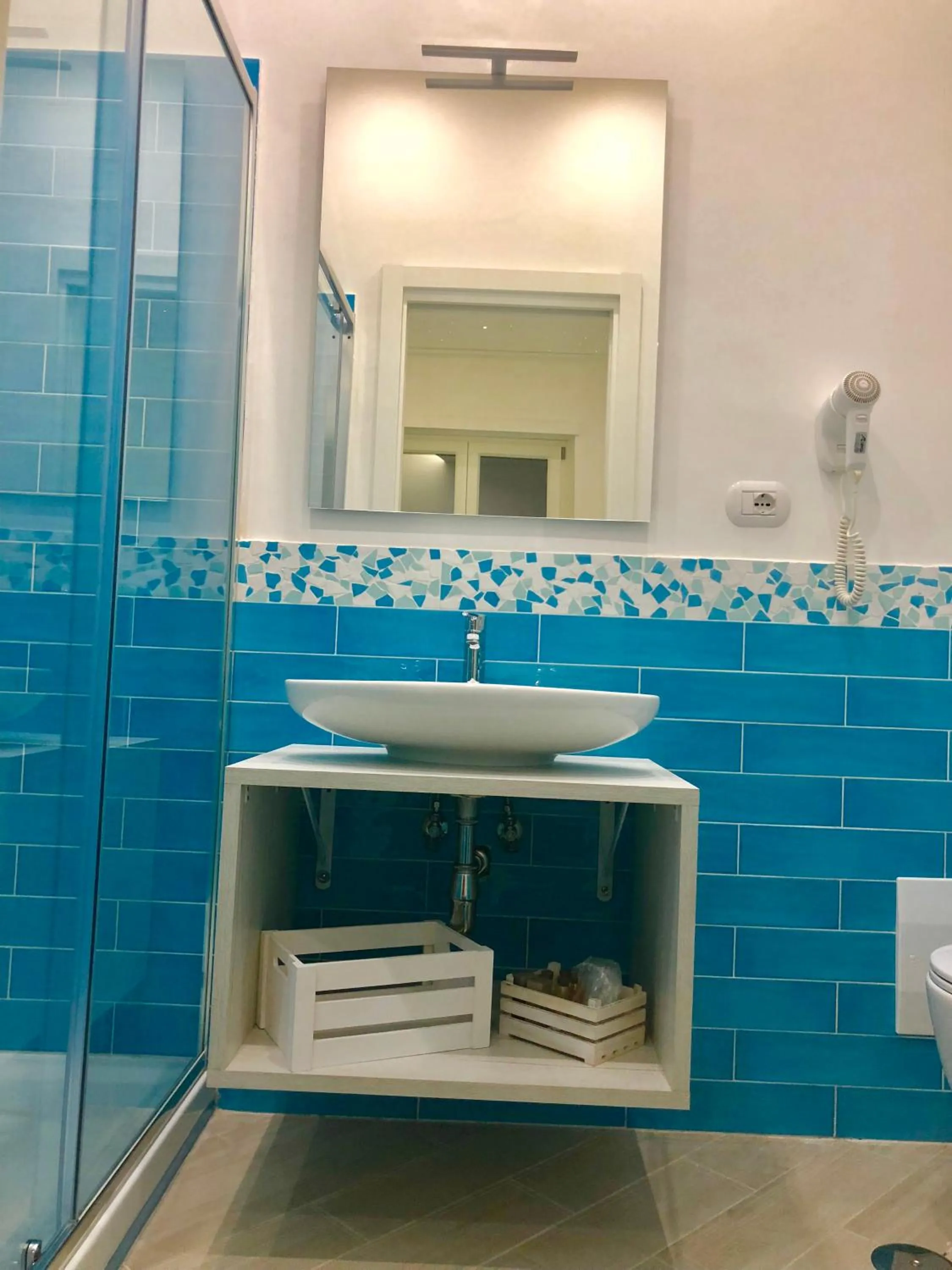 Shower in Chiaro di Luna