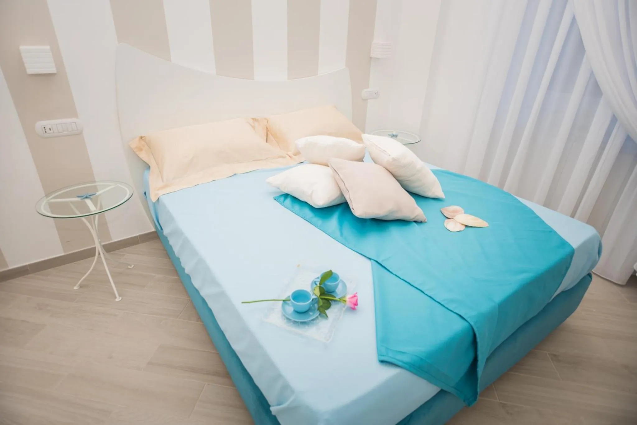 Bedroom, Bed in Chiaro di Luna