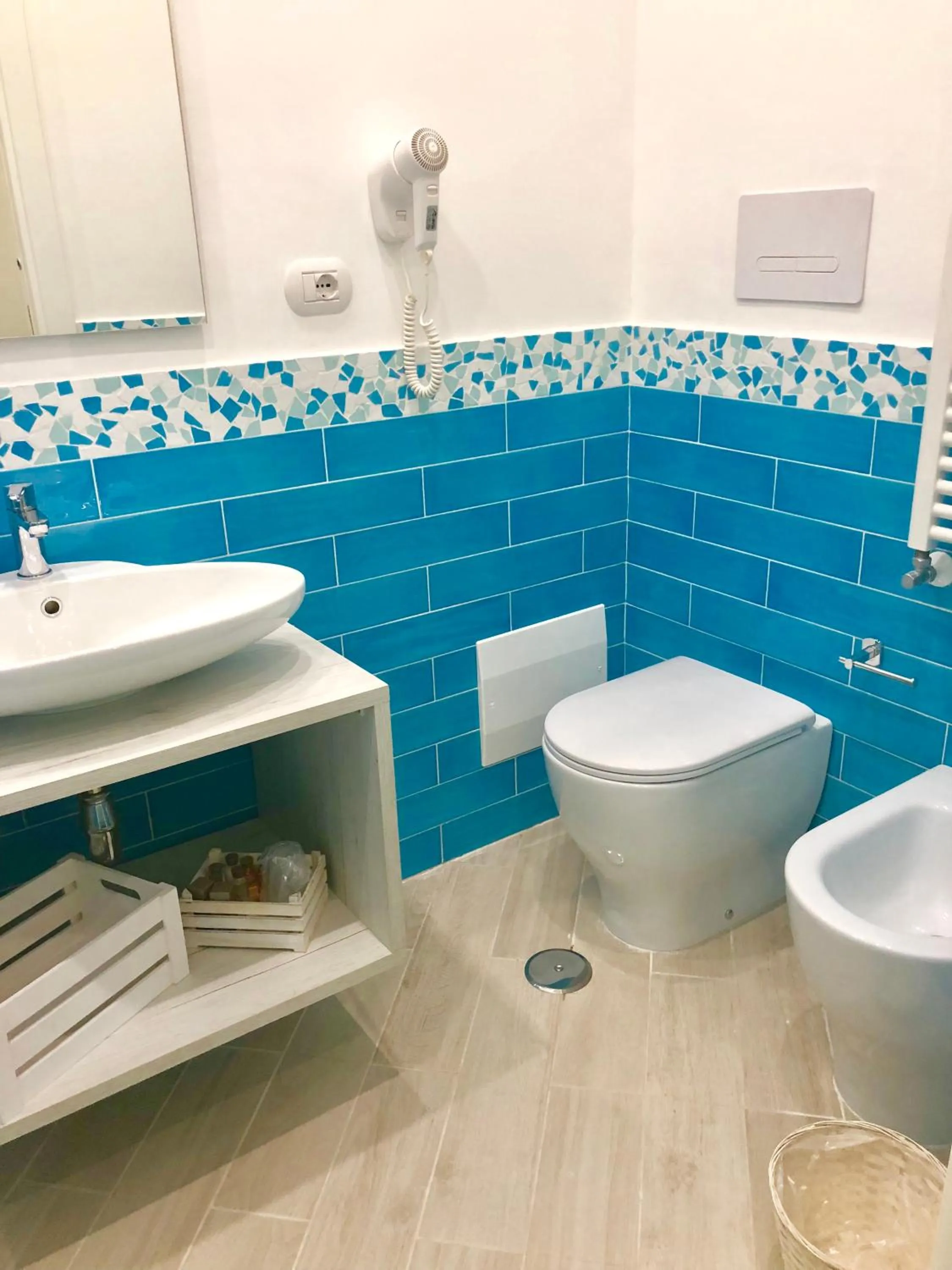 Bathroom in Chiaro di Luna