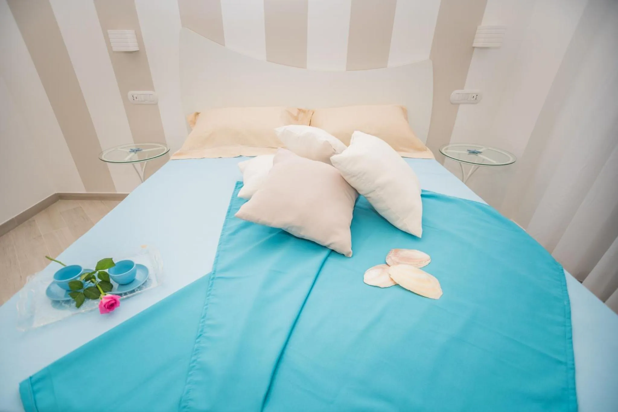 Bedroom, Bed in Chiaro di Luna