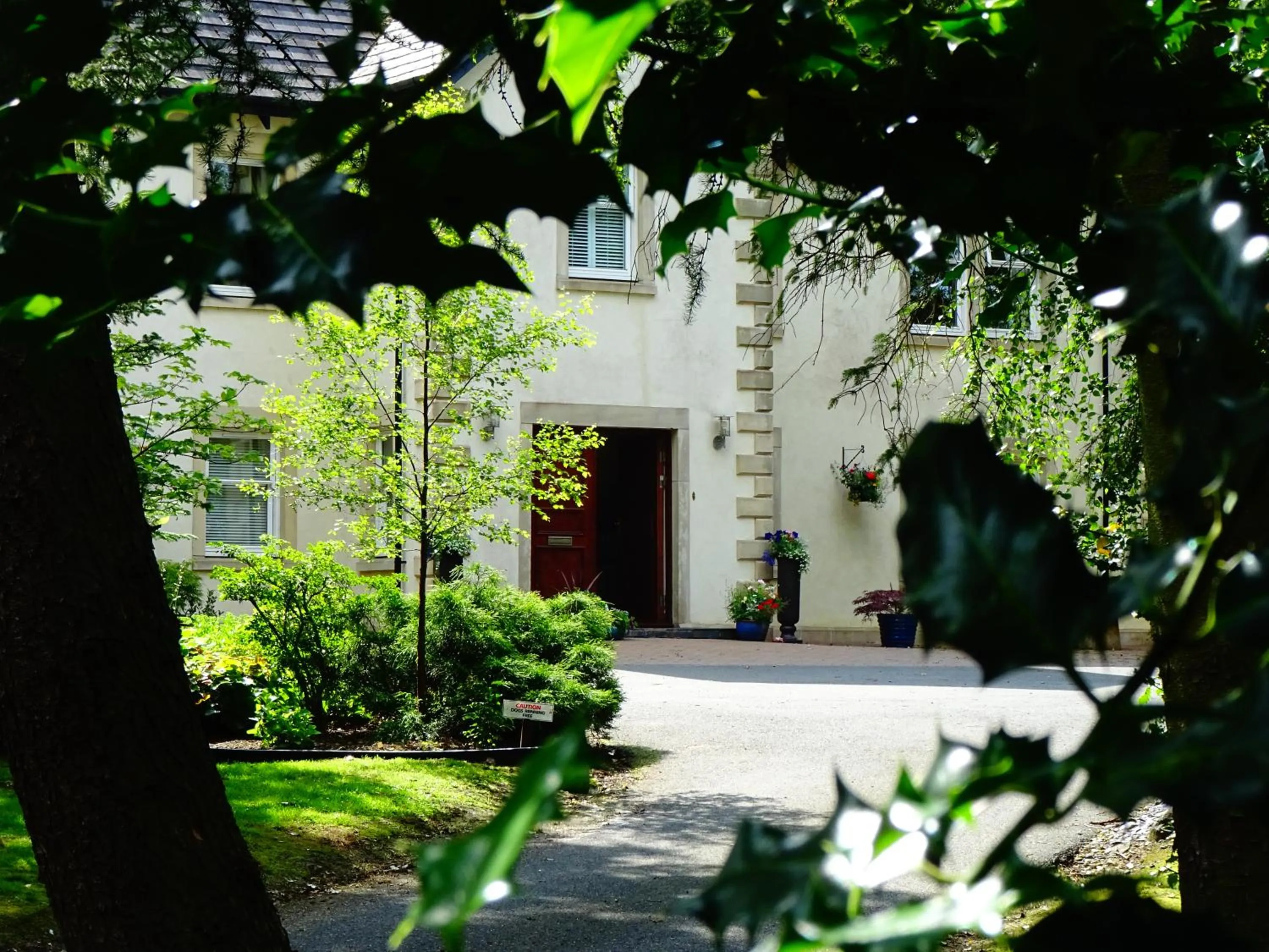 Facade/entrance in Arden Country House