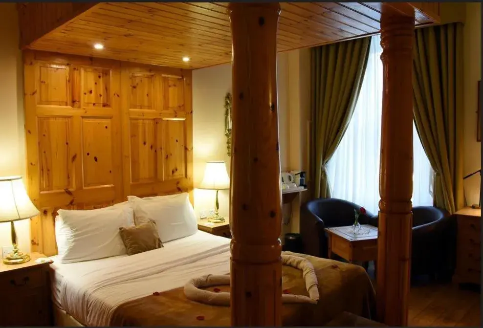 Deluxe Room in The Old Bank Bruff Family Town House Deluxe Room in The Old Bank Bruff Family Town House