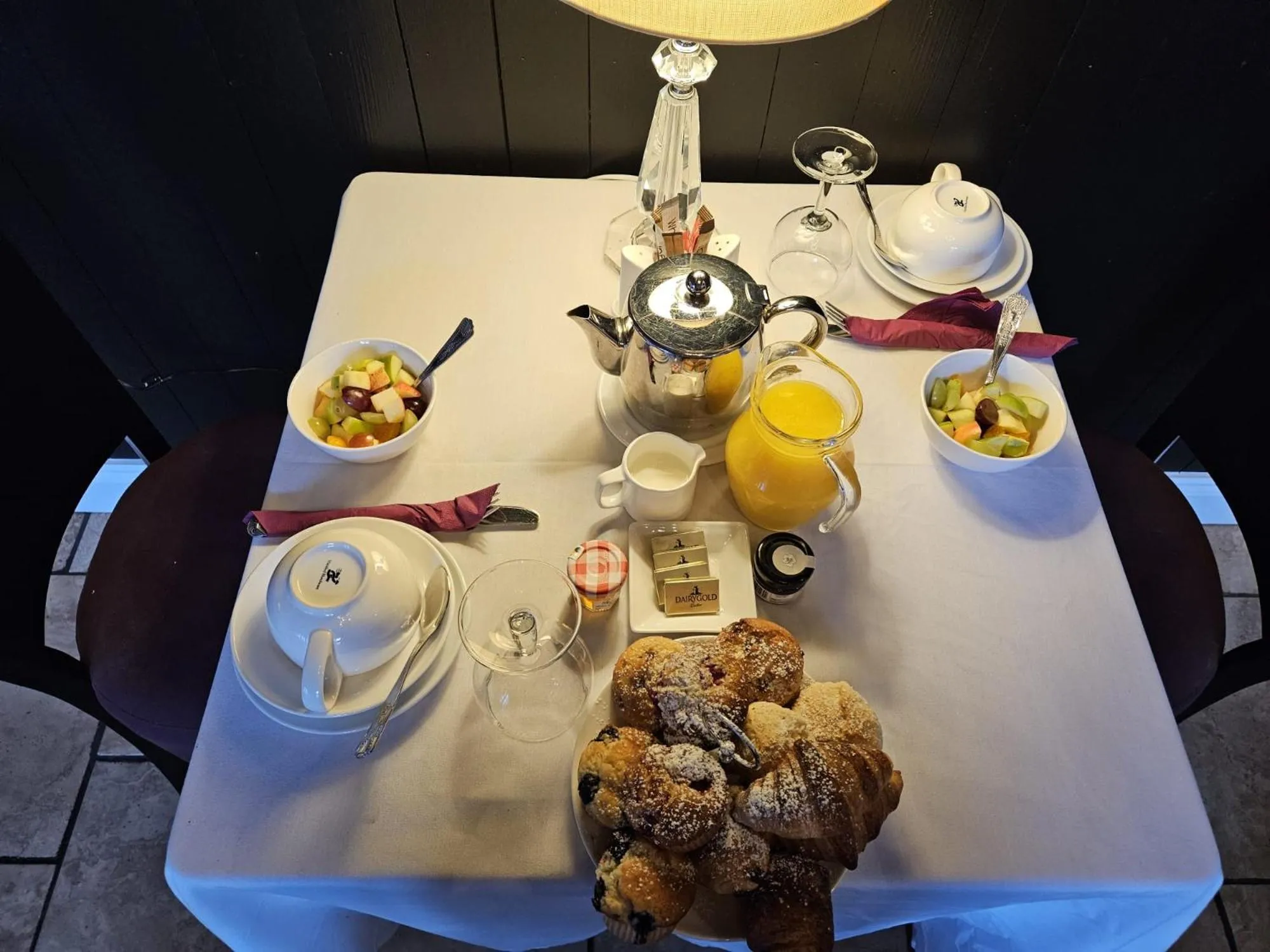 Breakfast in The Old Bank Bruff Family Town House