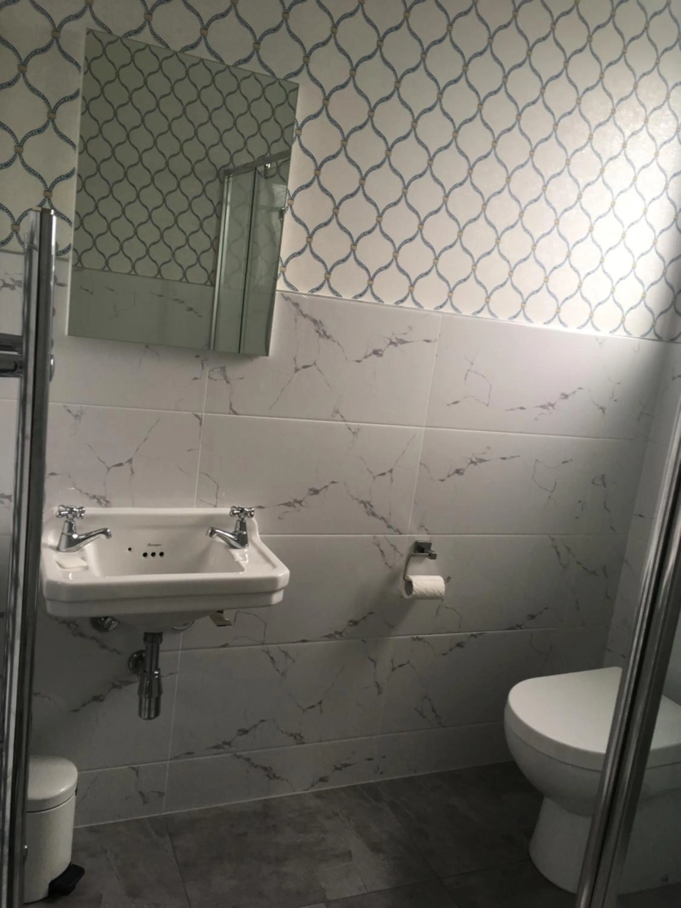 Bathroom in Fossil Coast B&B