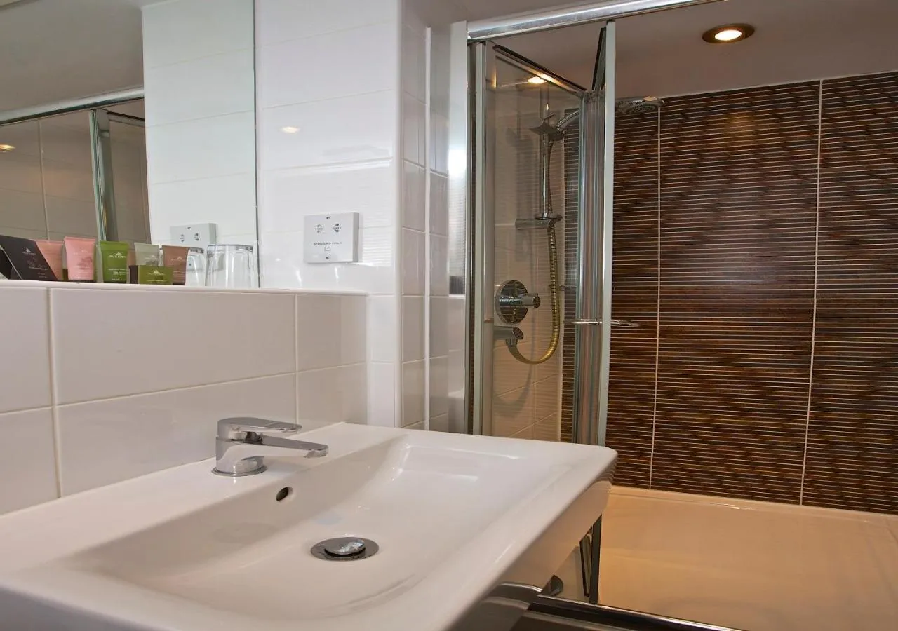 Bathroom in Dartington Hall