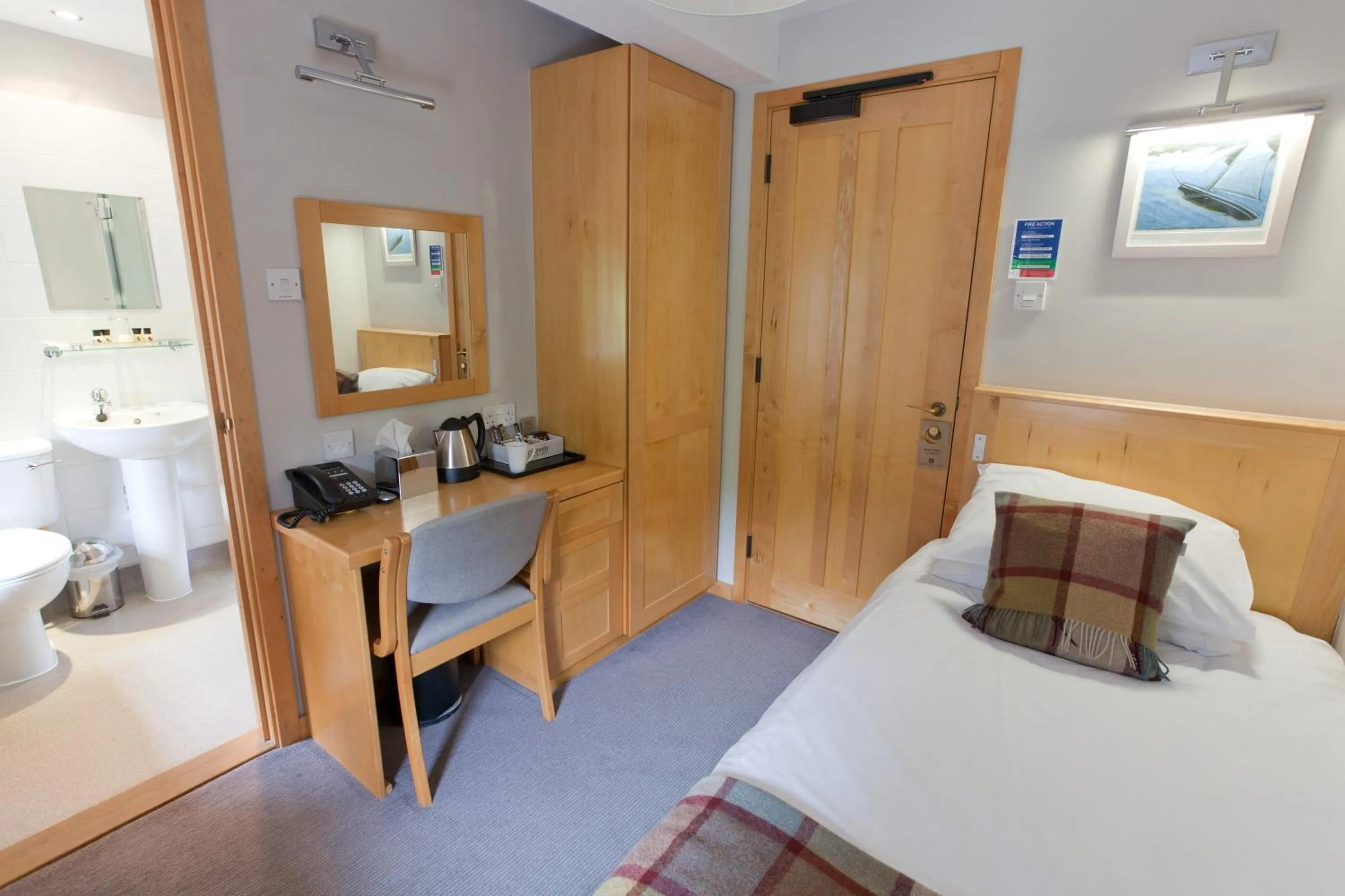 Bedroom, Bed in Dartington Hall