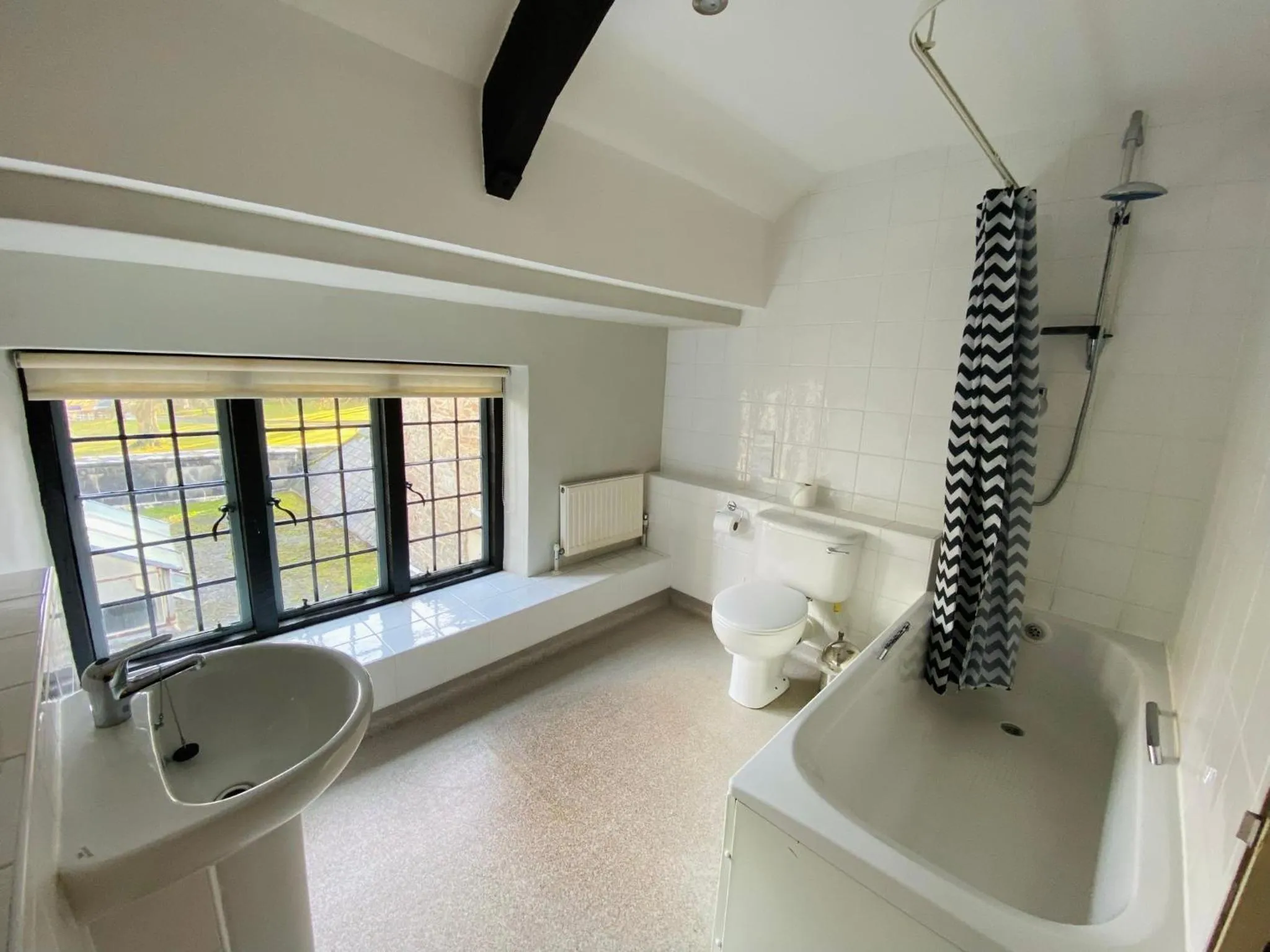 Shower in Dartington Hall