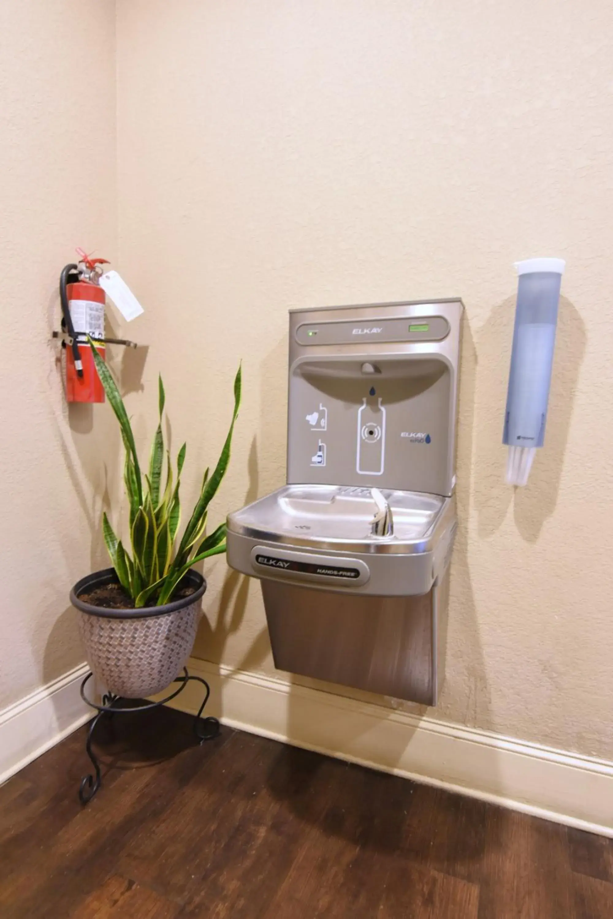 Property building in Best Western Point South Property building in Best Western Point South