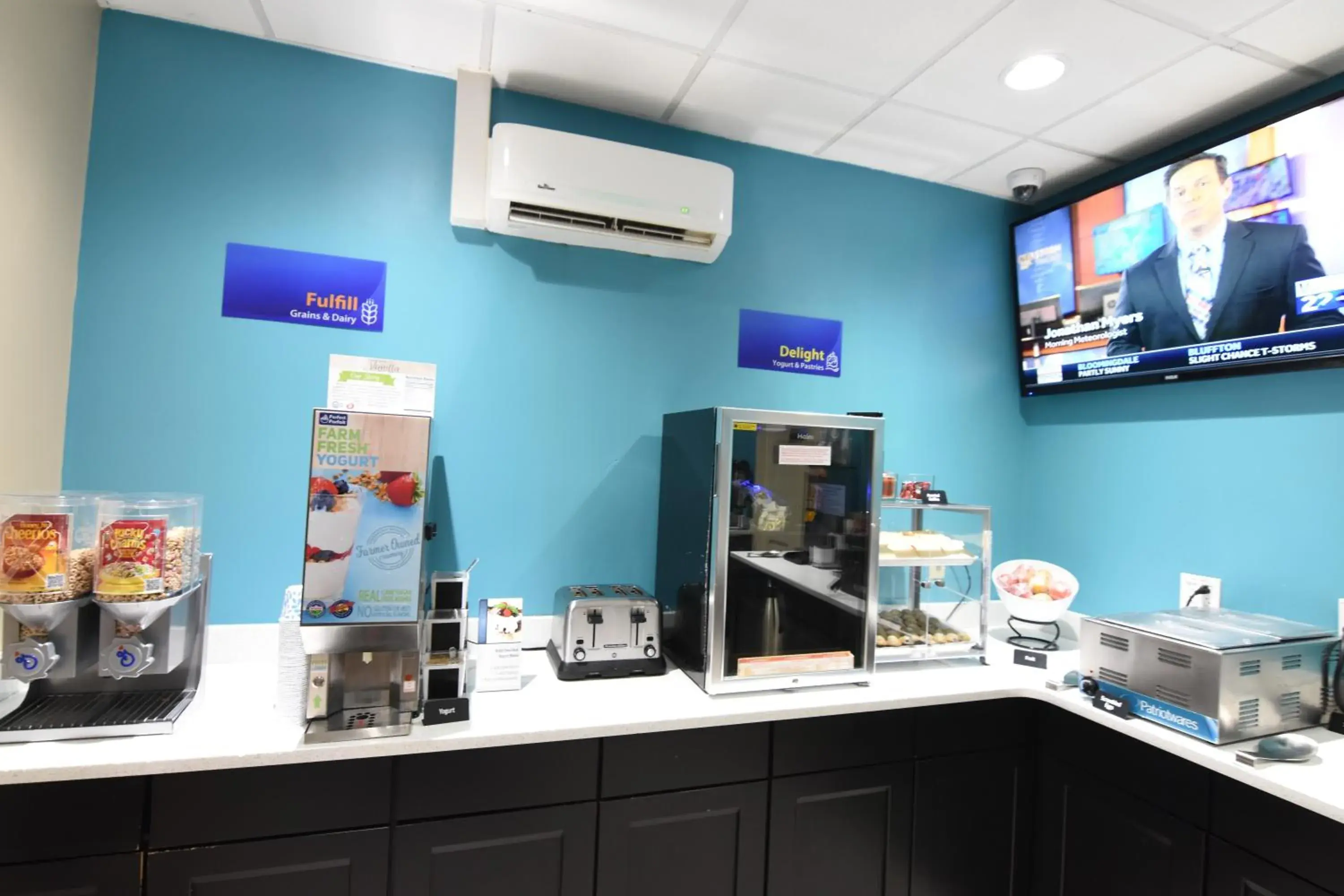 Breakfast in Best Western Point South Breakfast in Best Western Point South