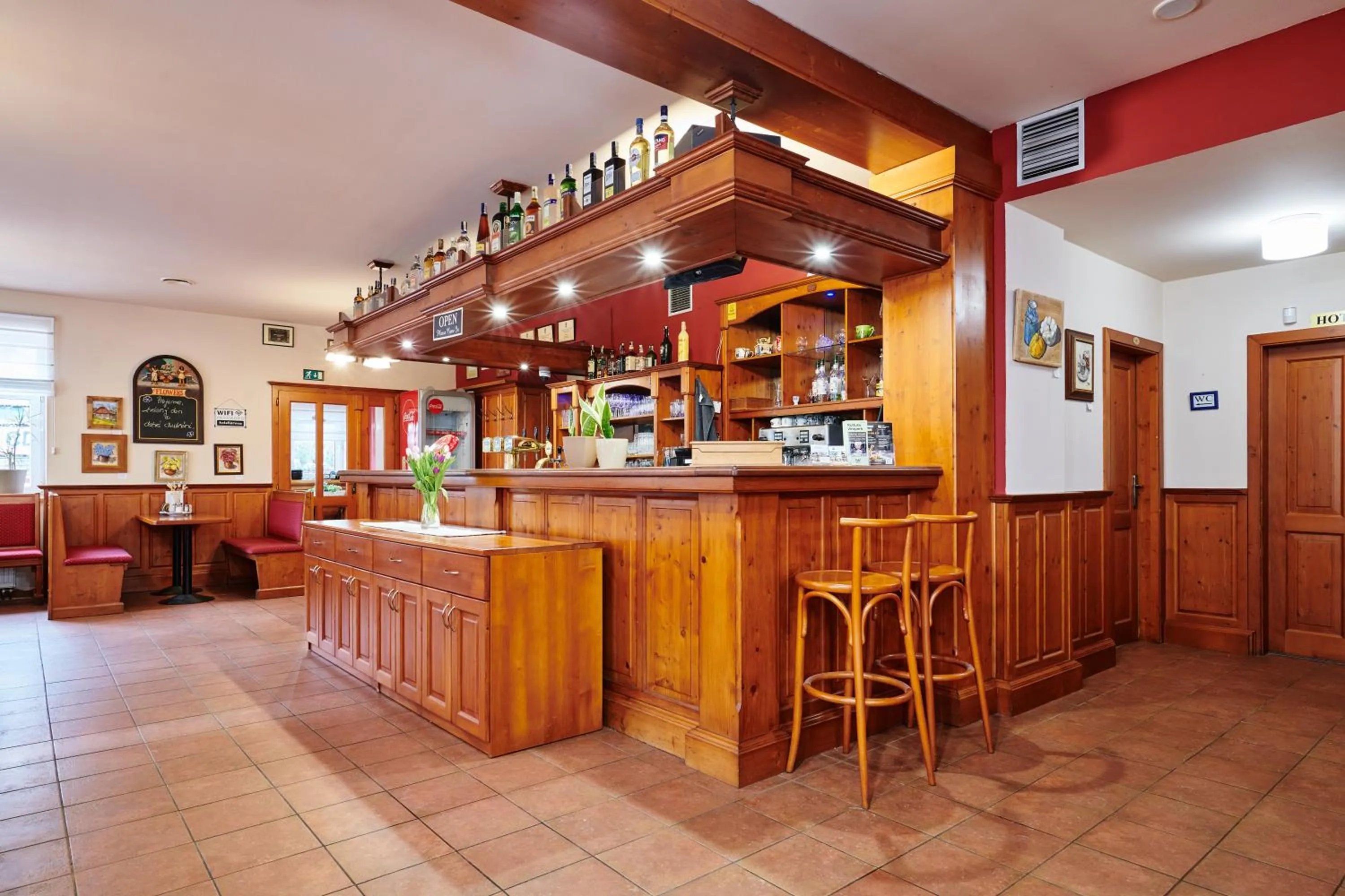 Restaurant/places to eat in Hotel Terasa