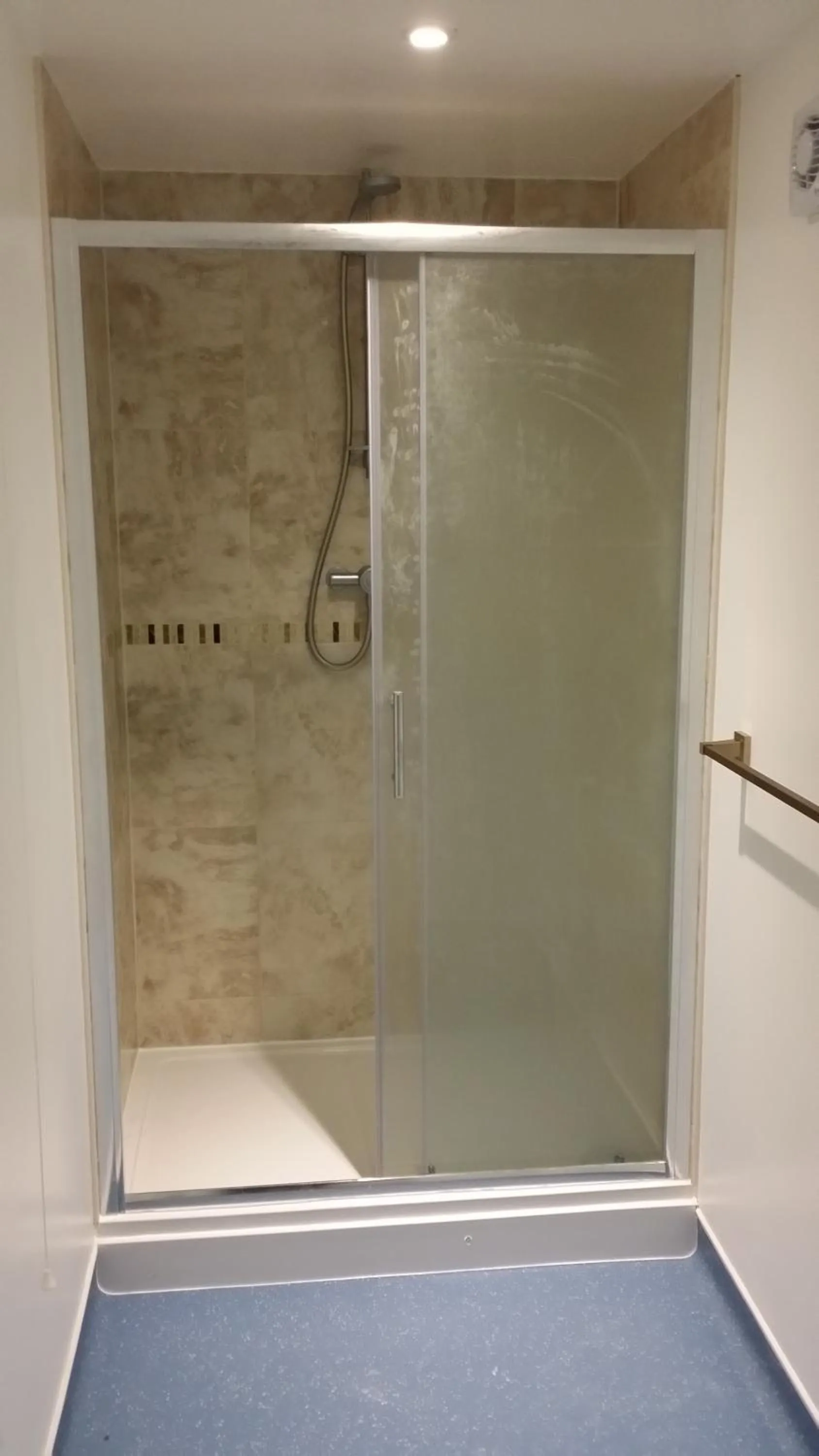 Shower in The West Country Inn