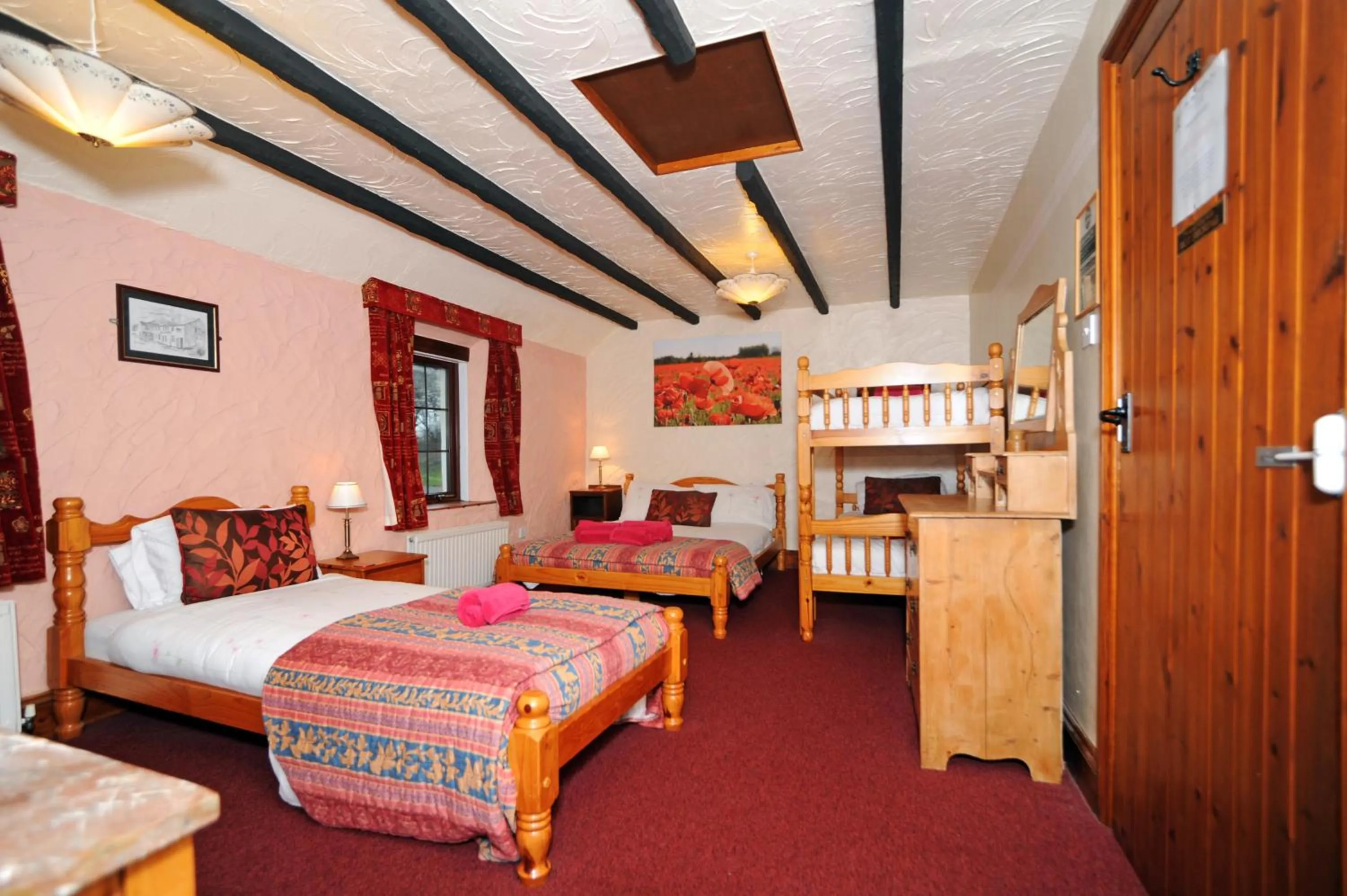 Bedroom, Bed in The West Country Inn
