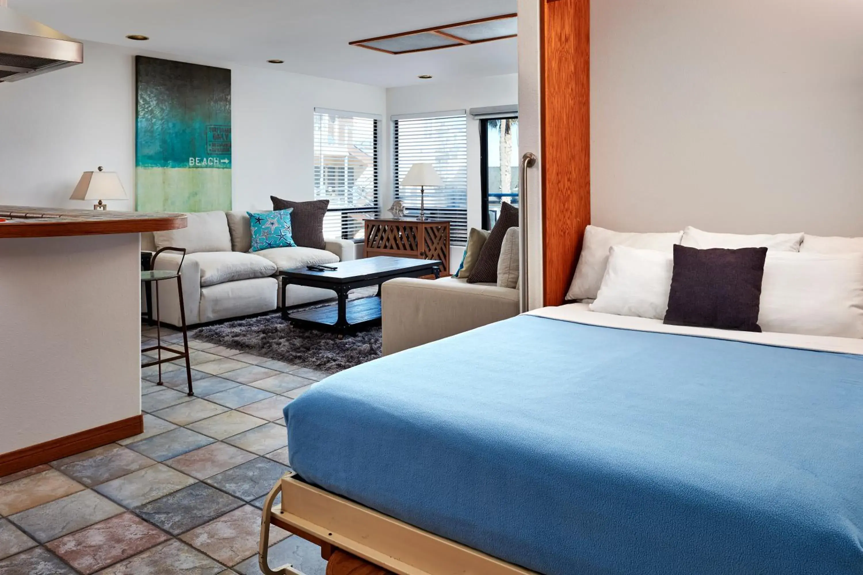 Bed in Seaport Village Inn, Avalon Bed in Seaport Village Inn, Avalon