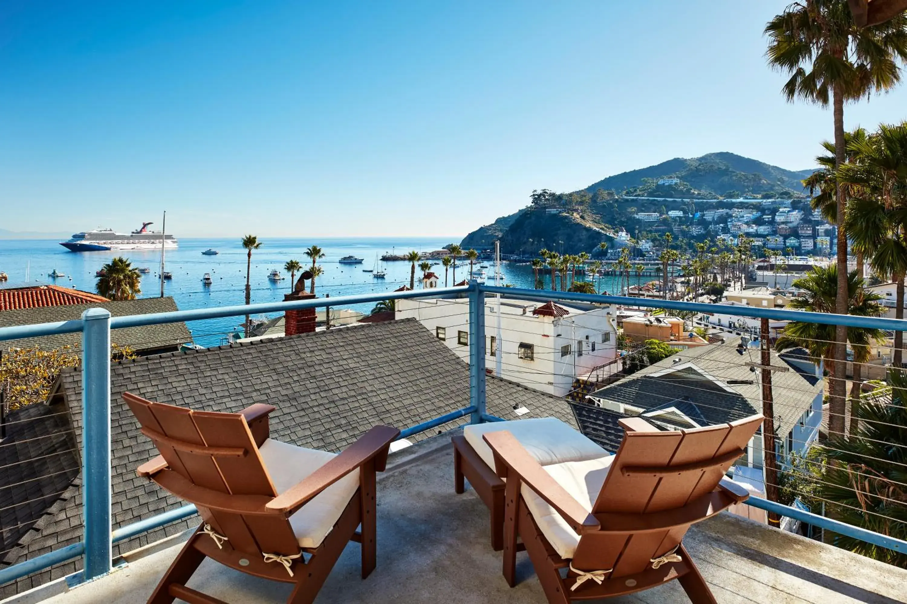 Suite with Sea View in Seaport Village Inn, Avalon Suite with Sea View in Seaport Village Inn, Avalon