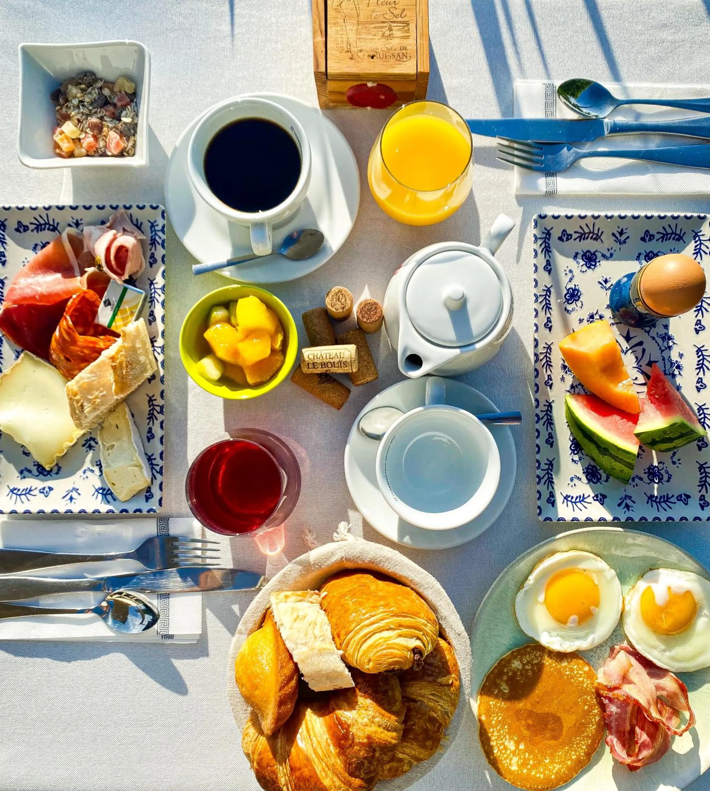 Breakfast in Château le Bouïs