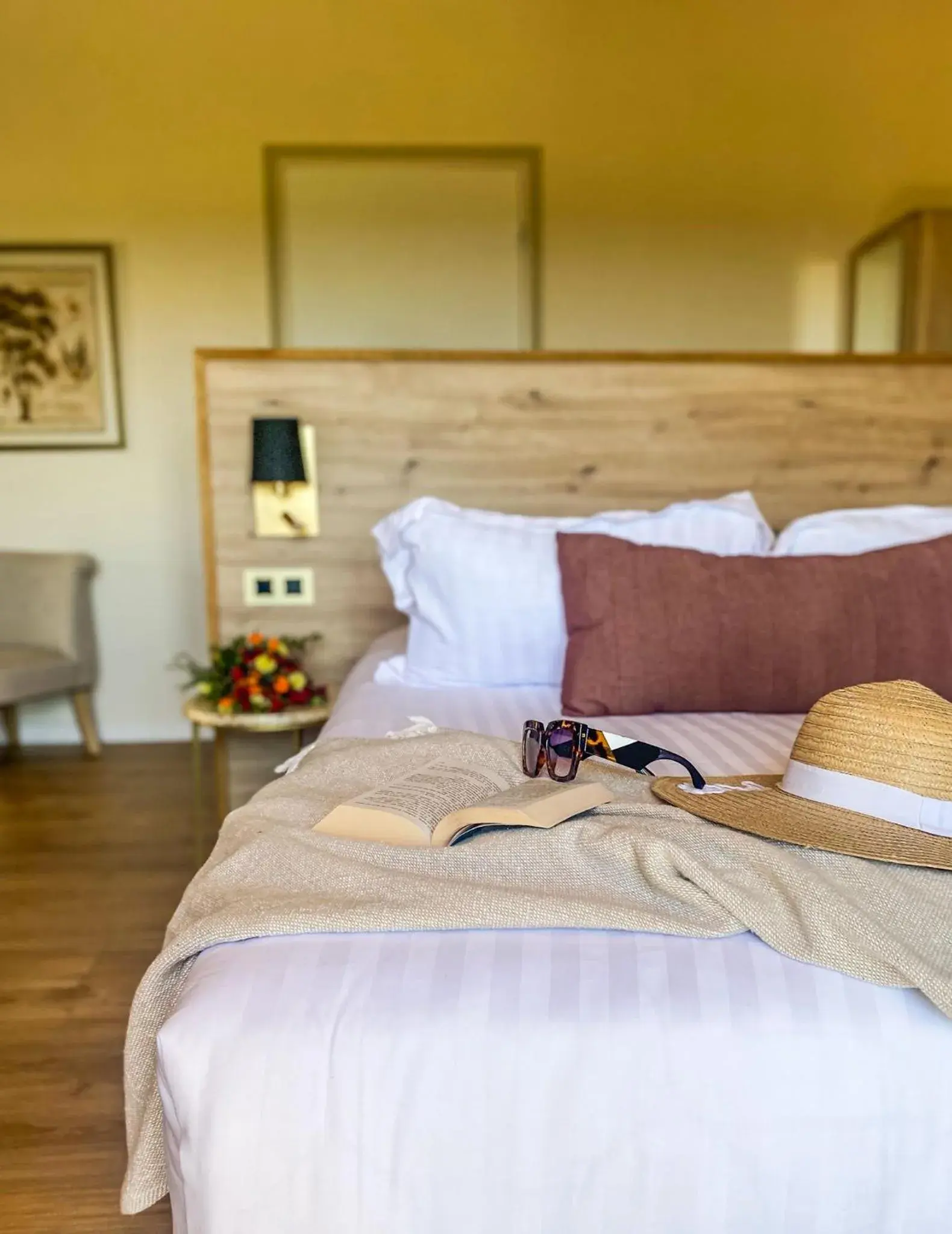 Double Room with Spa Bath in Château le Bouïs Double Room with Spa Bath in Château le Bouïs