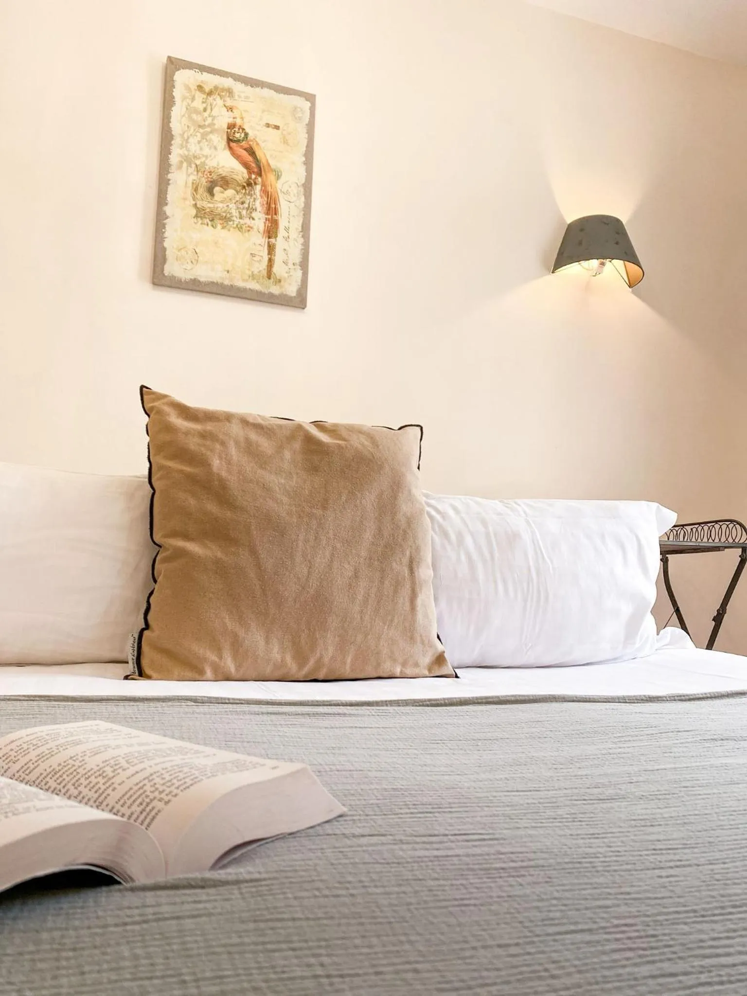 Bedroom, Bed in Château le Bouïs