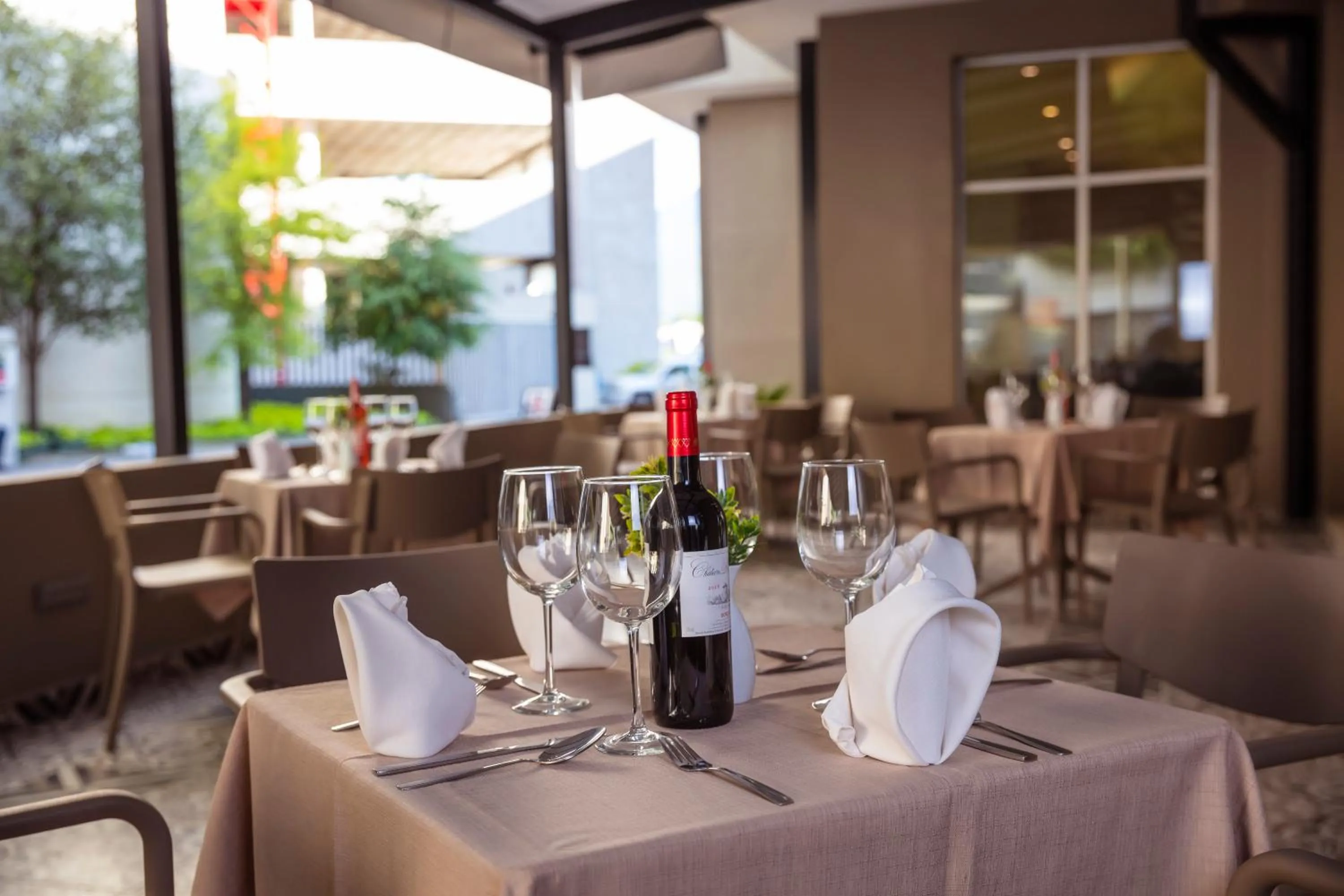 Restaurant/places to eat in Krystal Urban Monterrey San Jeronimo