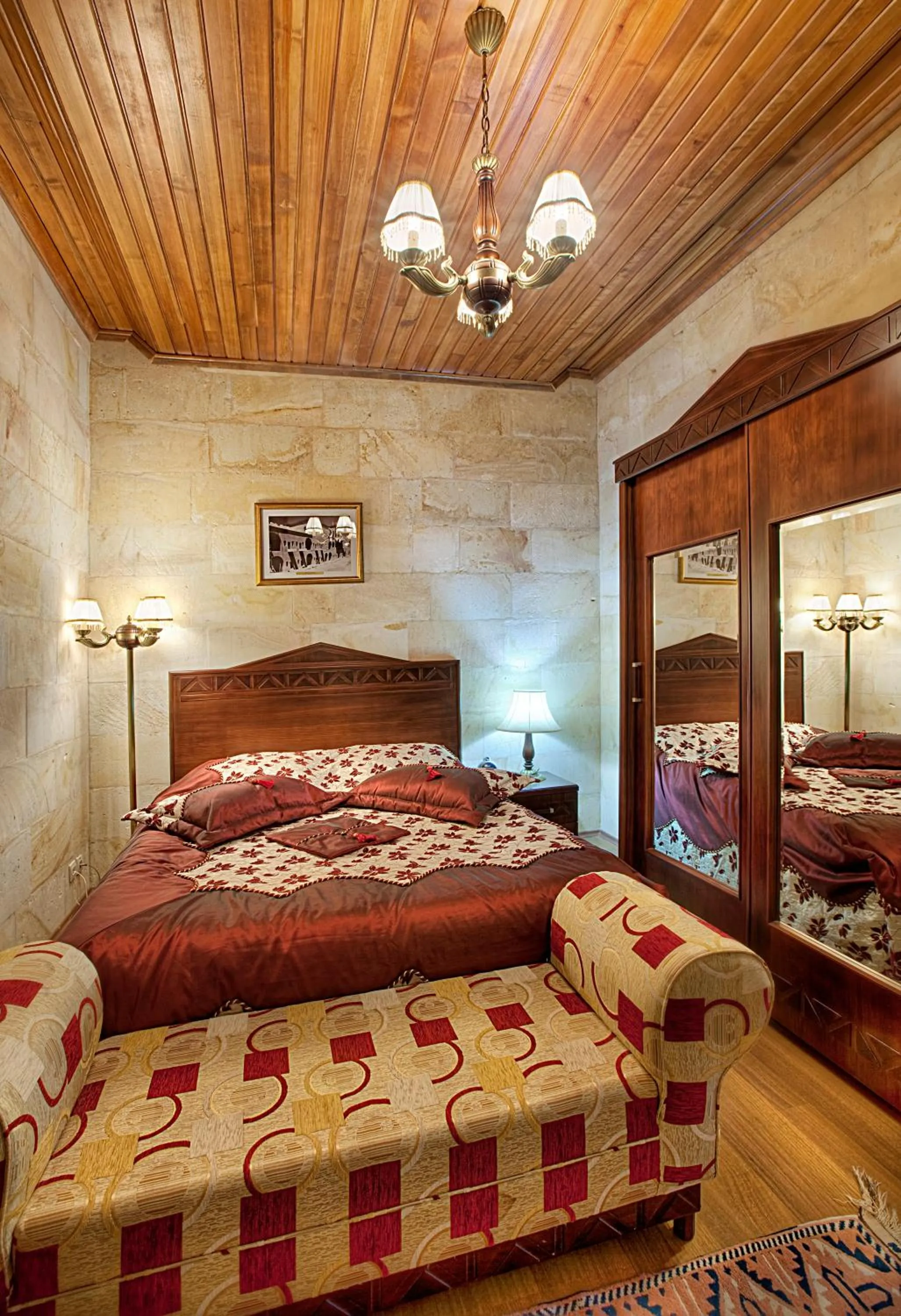 Bedroom, Bed in Uchisar Kaya Otel