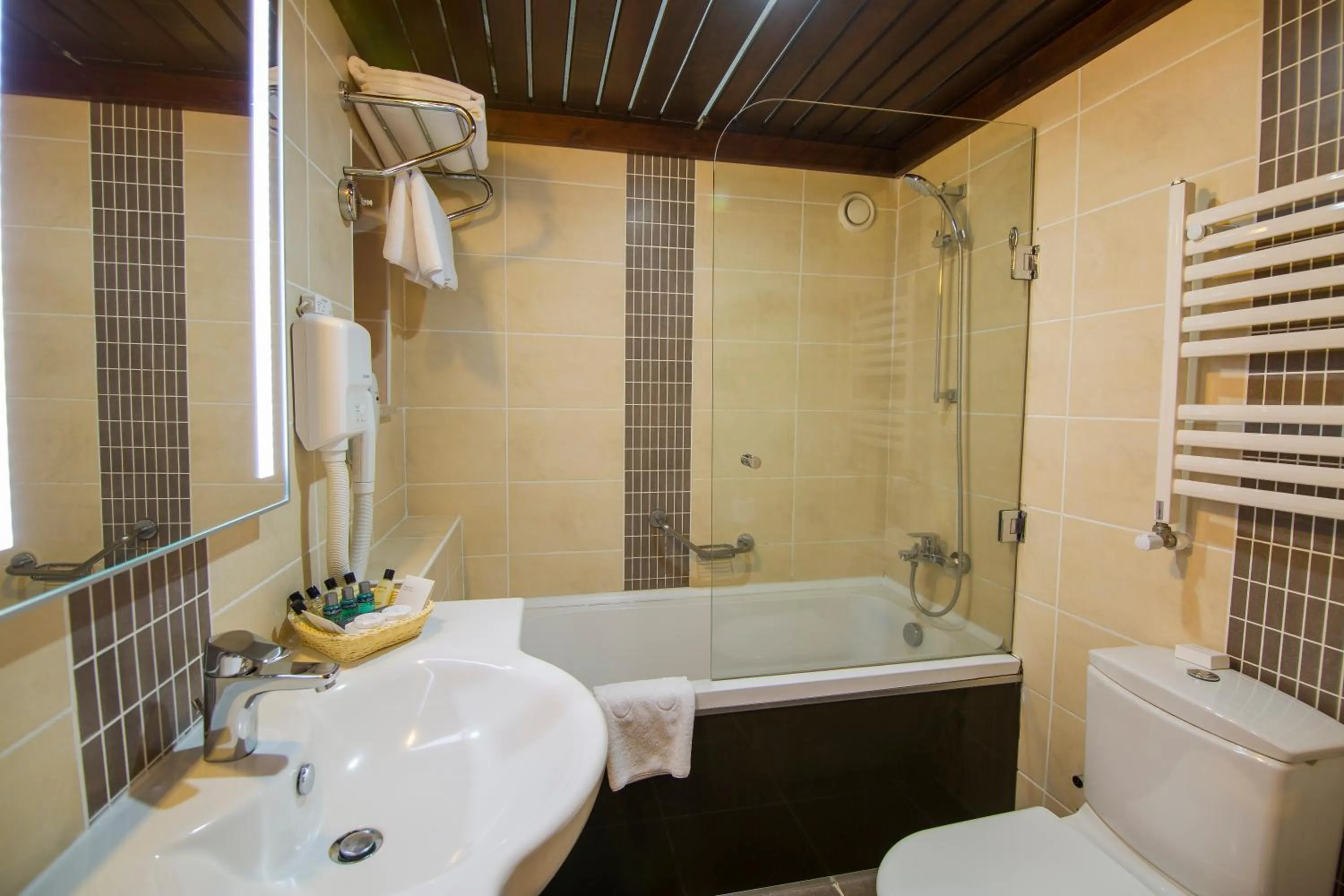 Shower in Uchisar Kaya Otel