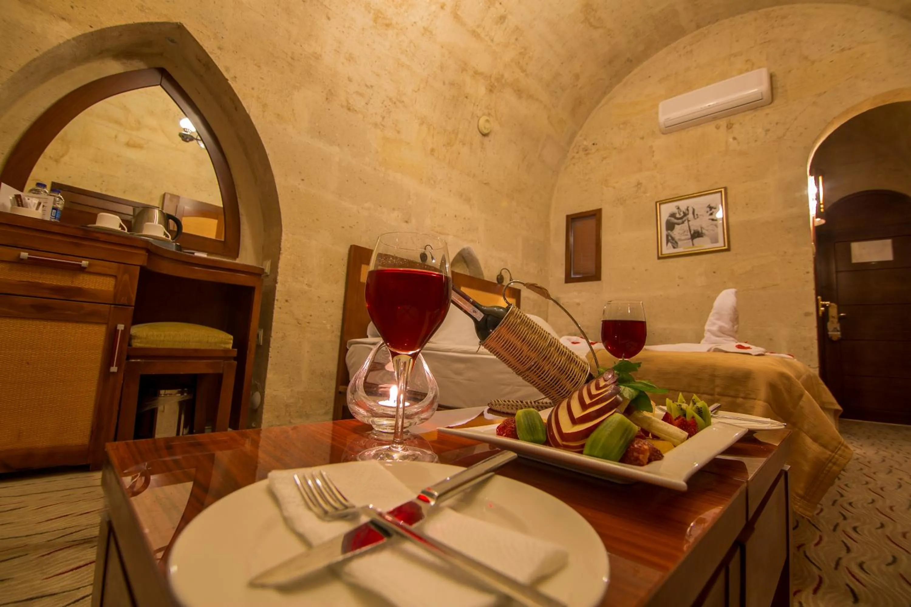 Bed in Uchisar Kaya Otel