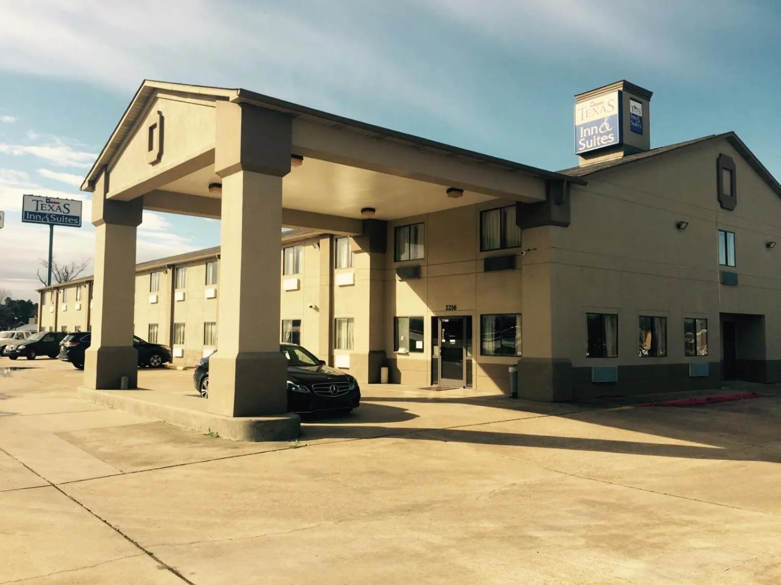 Property building in Texas Inn and Suites Lufkin