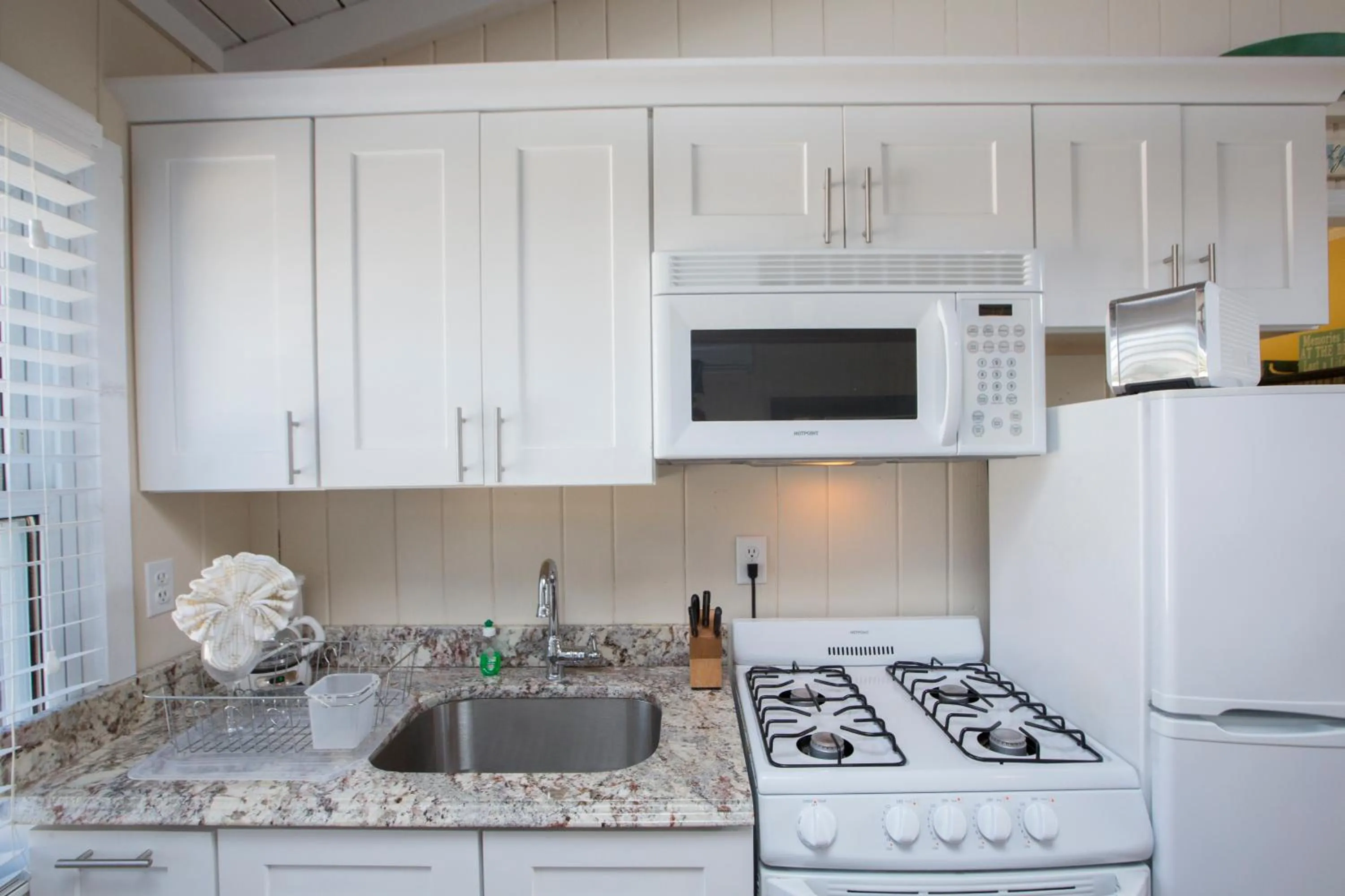 Kitchen or kitchenette in Beach Plum Resort