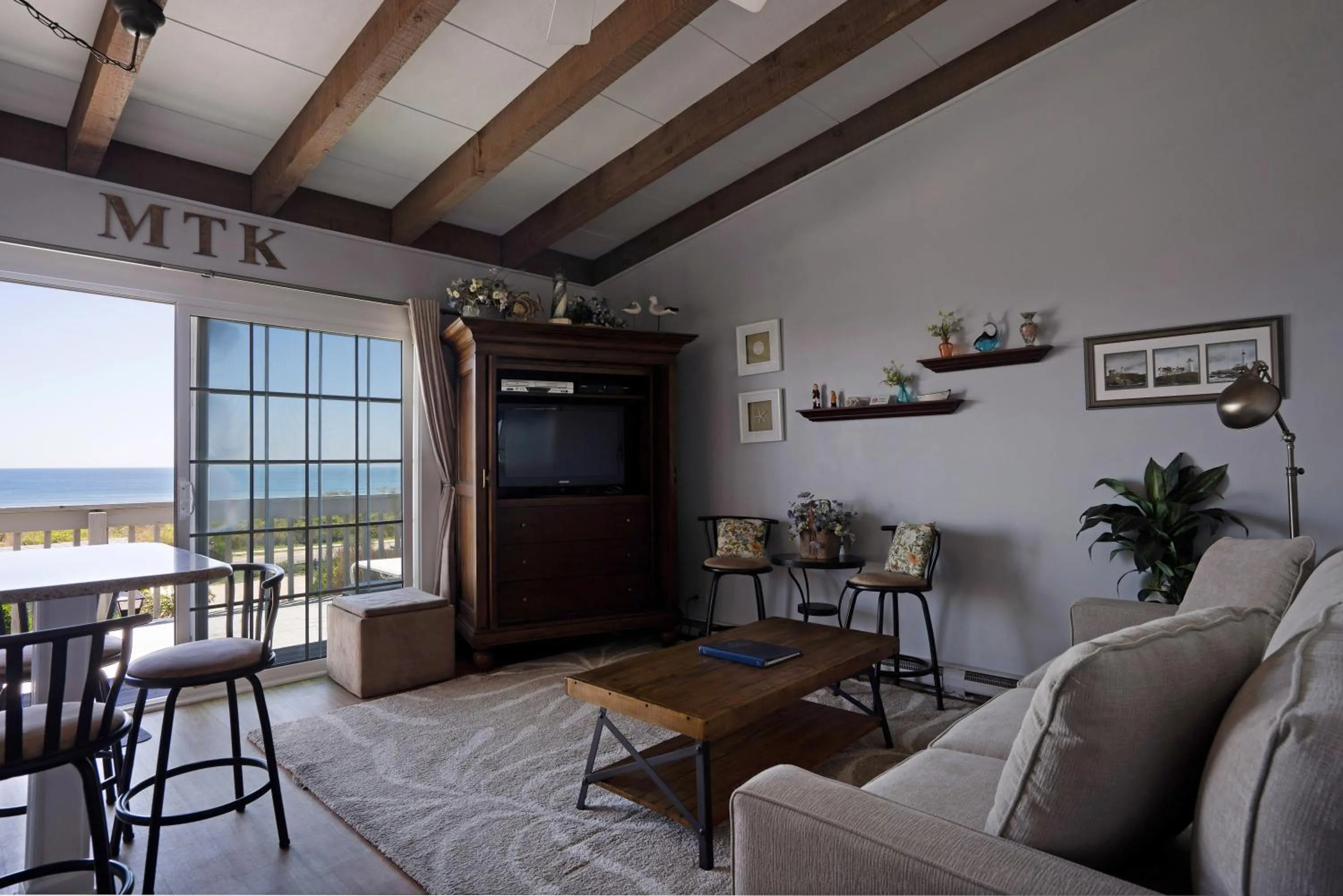 Apartment with Balcony in Beach Plum Resort