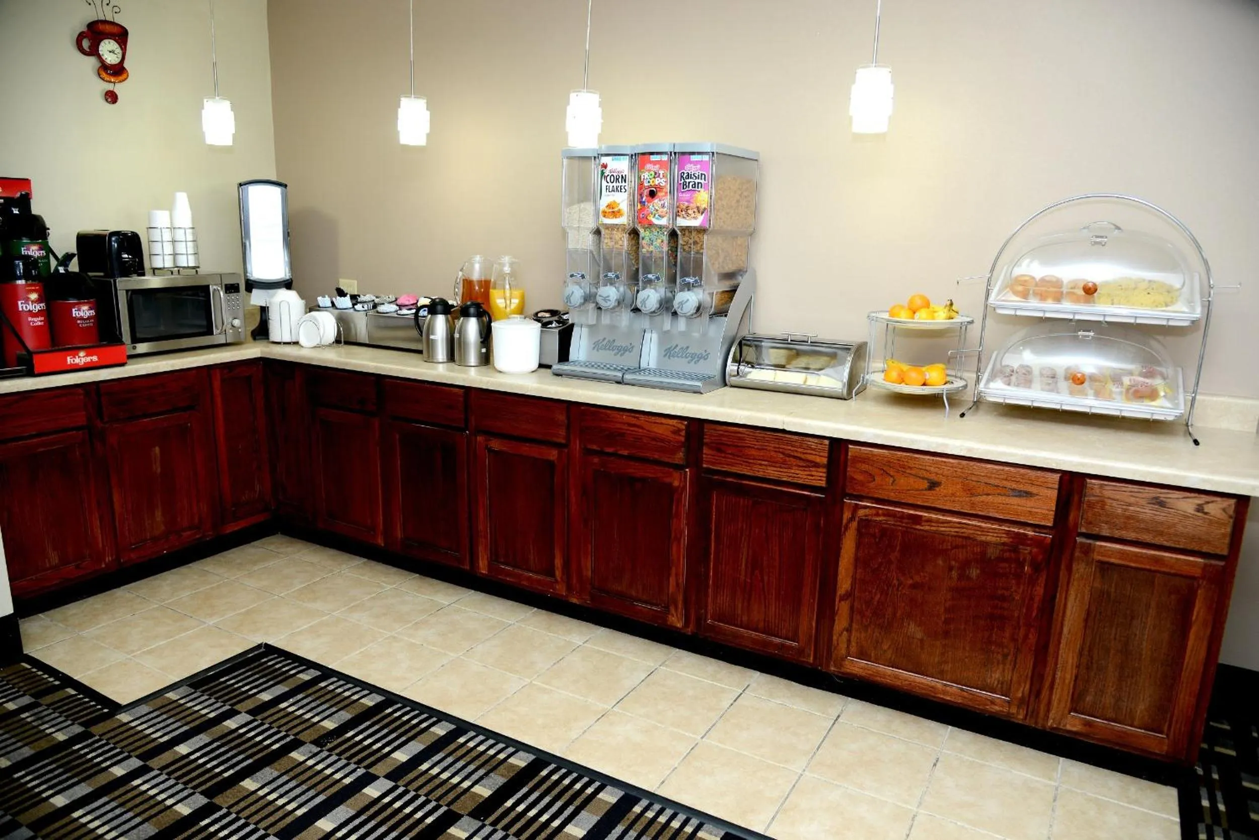 Restaurant/places to eat in Days Inn by Wyndham Mesquite Rodeo TX