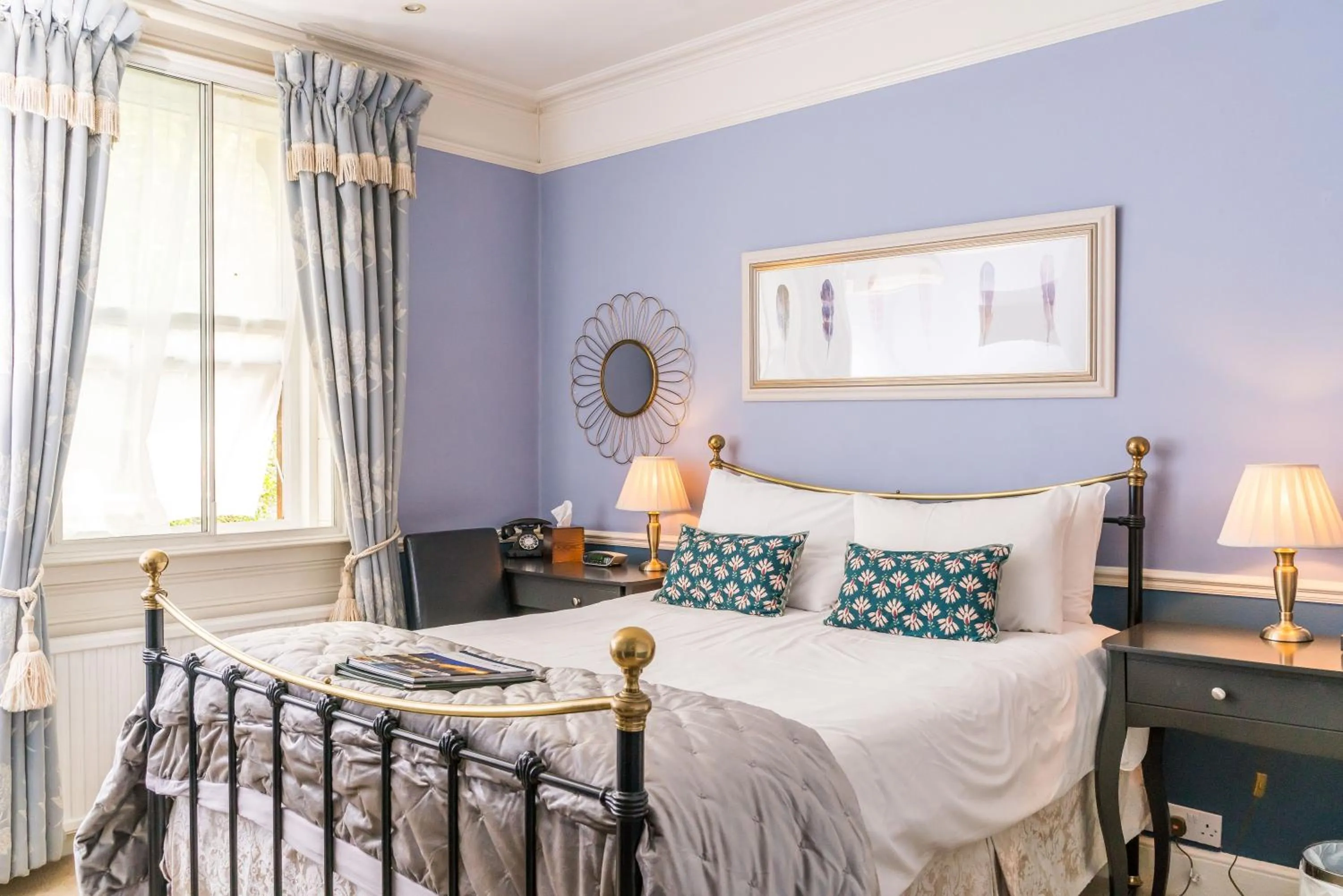 Photo of the whole room, Bed in Oldfields House