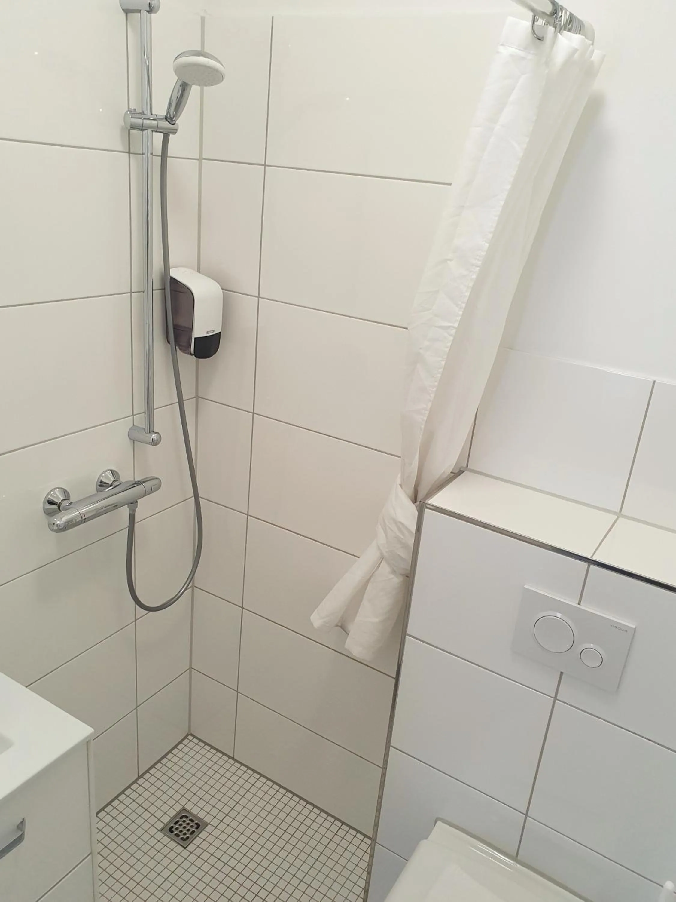 Shower in Aparthotel Sanni