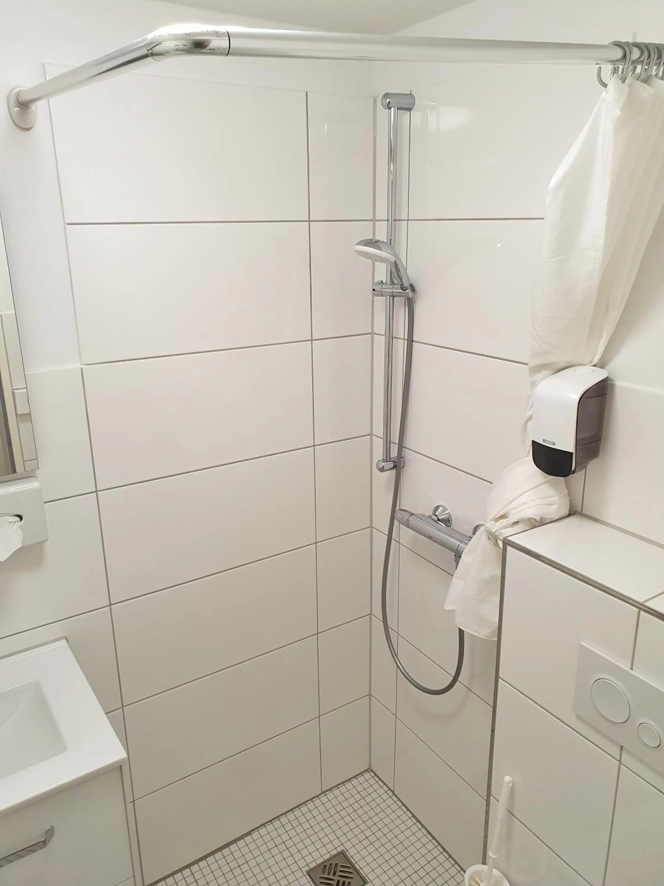 Shower in Aparthotel Sanni