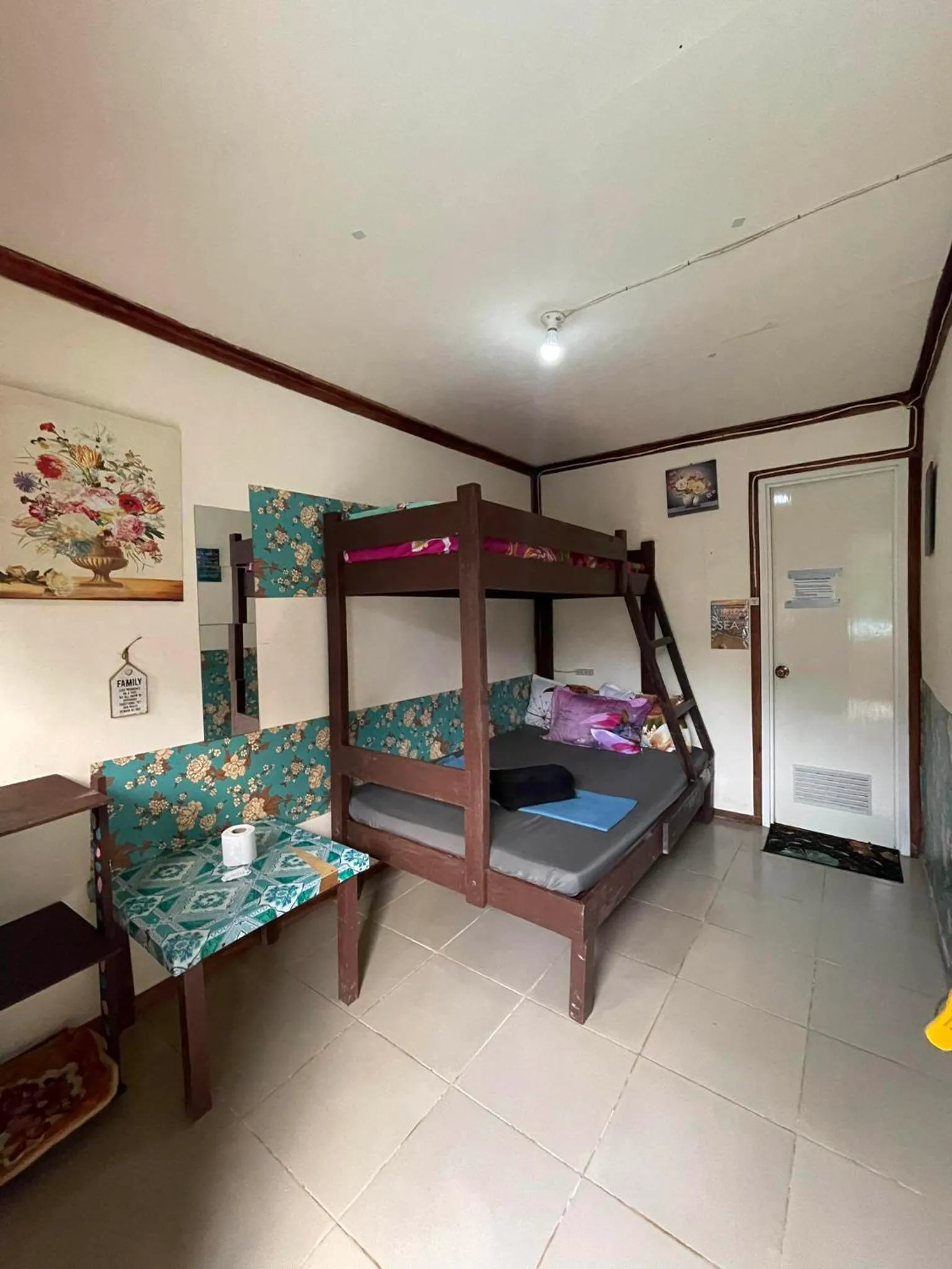 Photo of the whole room, Bed in Sun Valley Hostel