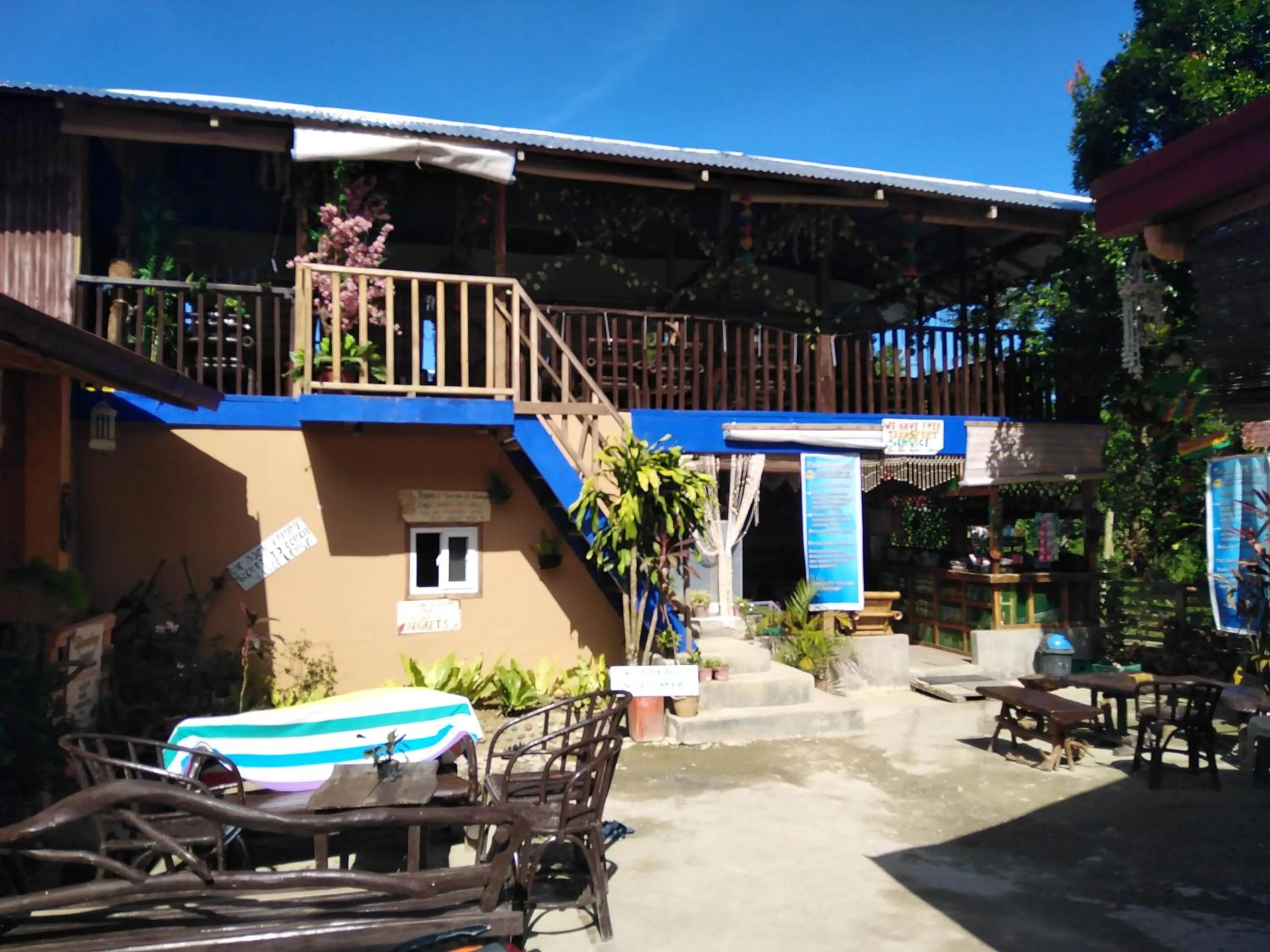 Property building in Sun Valley Hostel