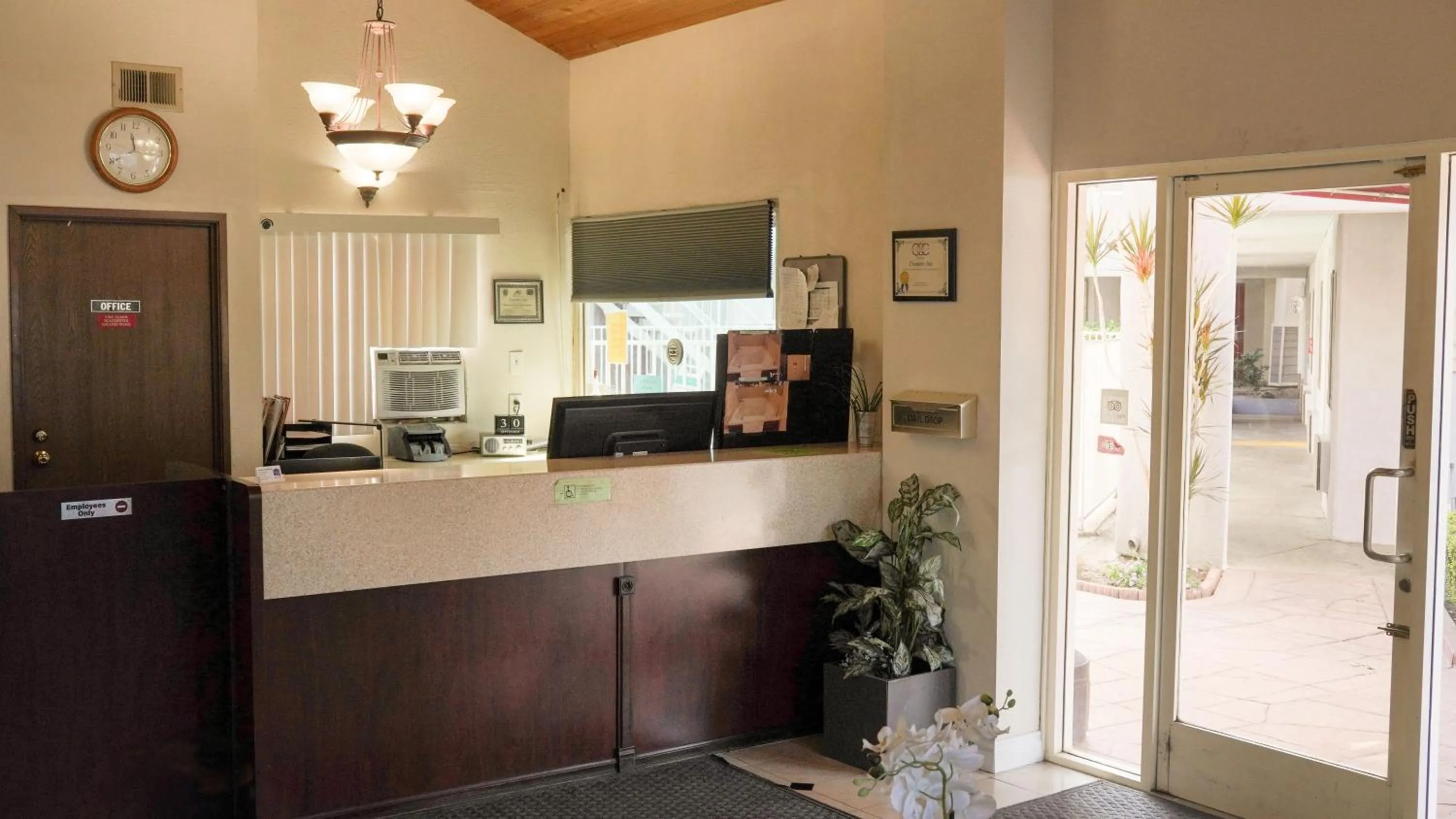 Lobby or reception in Country Inn Ontario