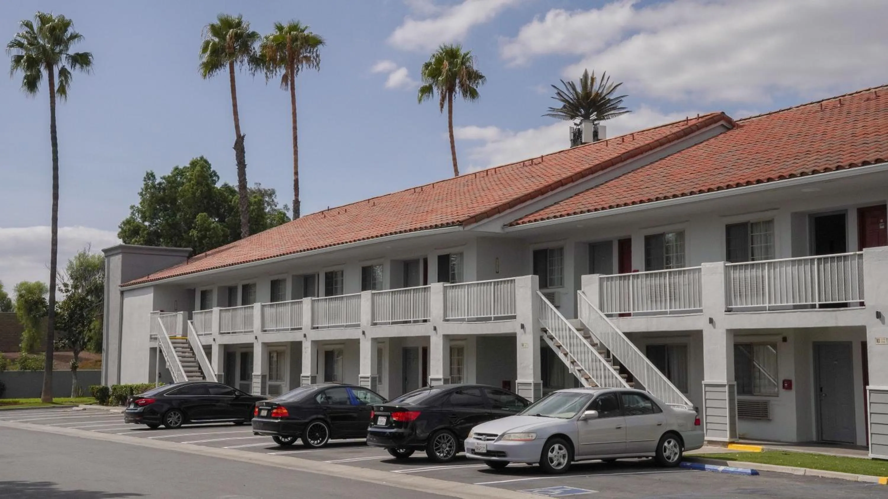 Property building in Country Inn Ontario