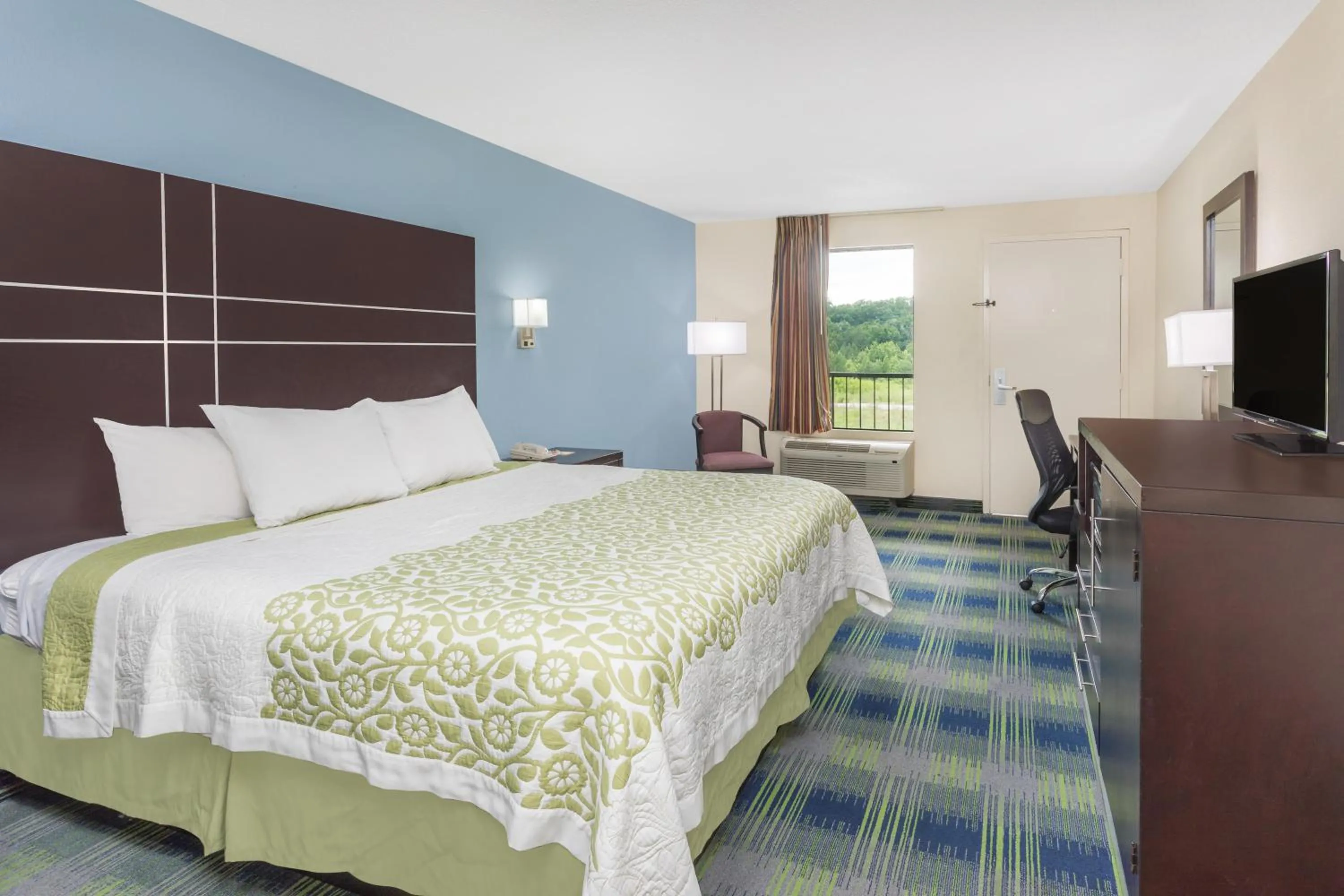 Bed in Days Inn by Wyndham Newberry South Carolina