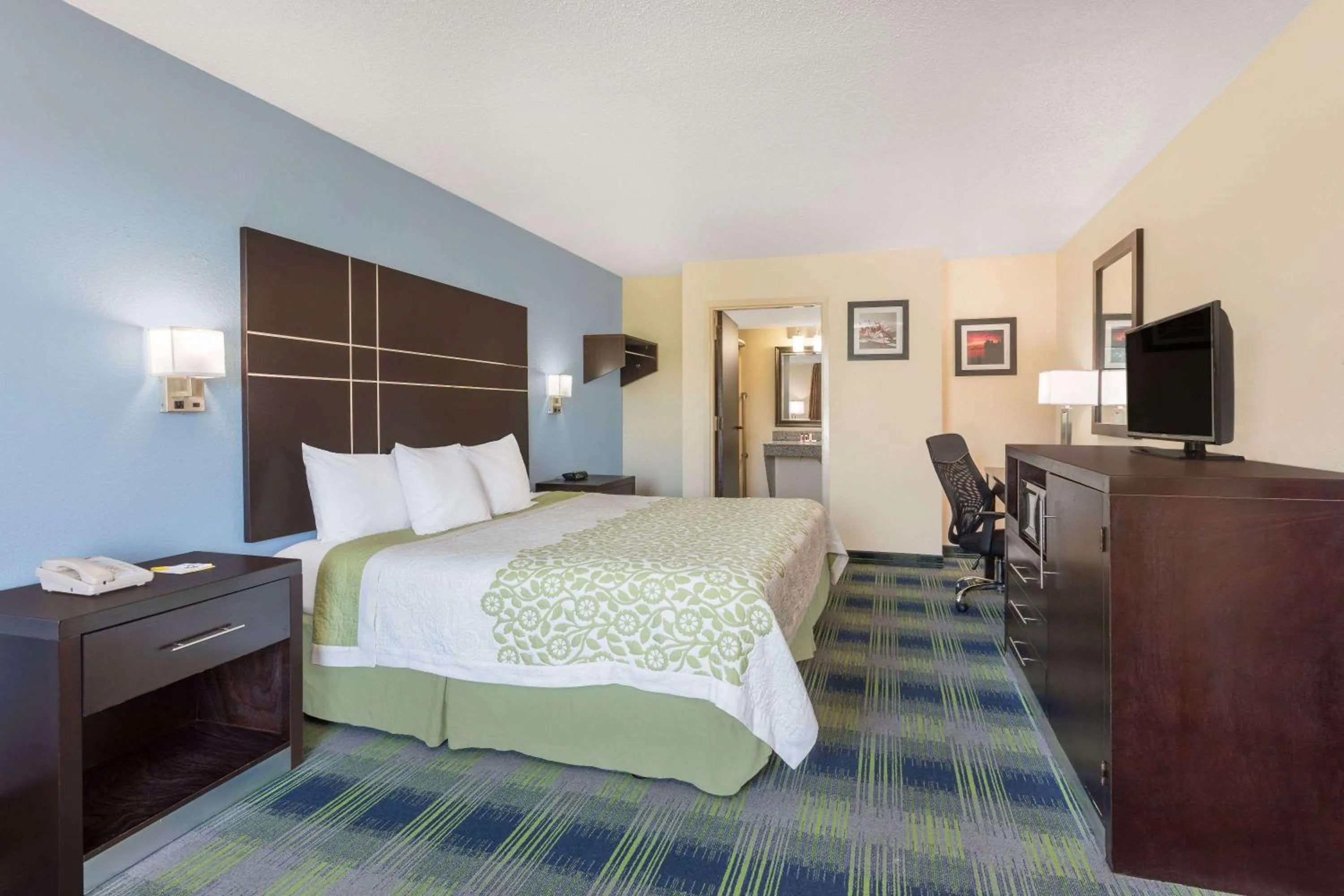 Photo of the whole room, Bed in Days Inn by Wyndham Newberry South Carolina