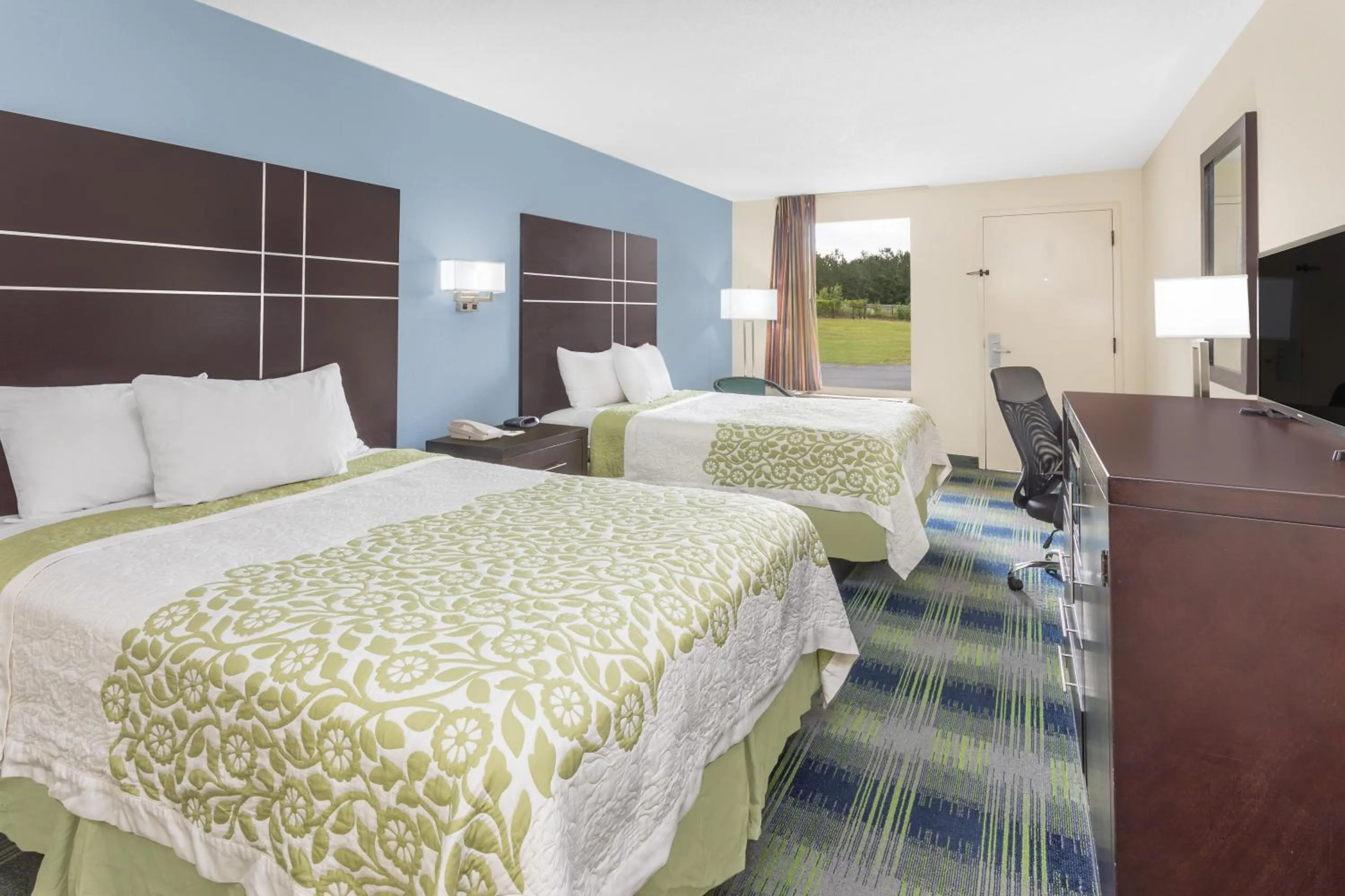 Bed in Days Inn by Wyndham Newberry South Carolina