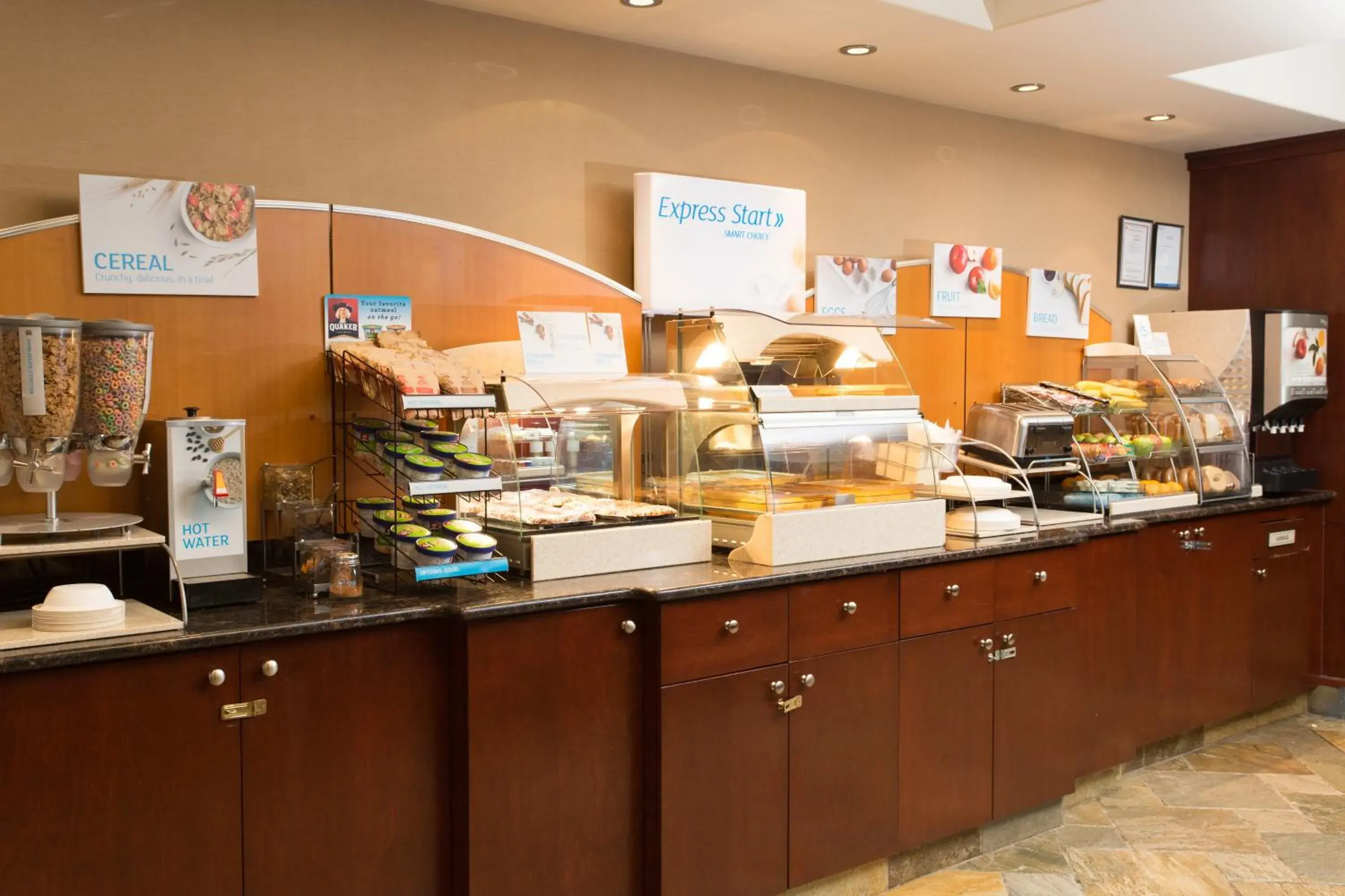 Lobby or reception in Holiday Inn Express Hotel & Suites - Slave Lake by IHG Lobby or reception in Holiday Inn Express Hotel & Suites - Slave Lake by IHG