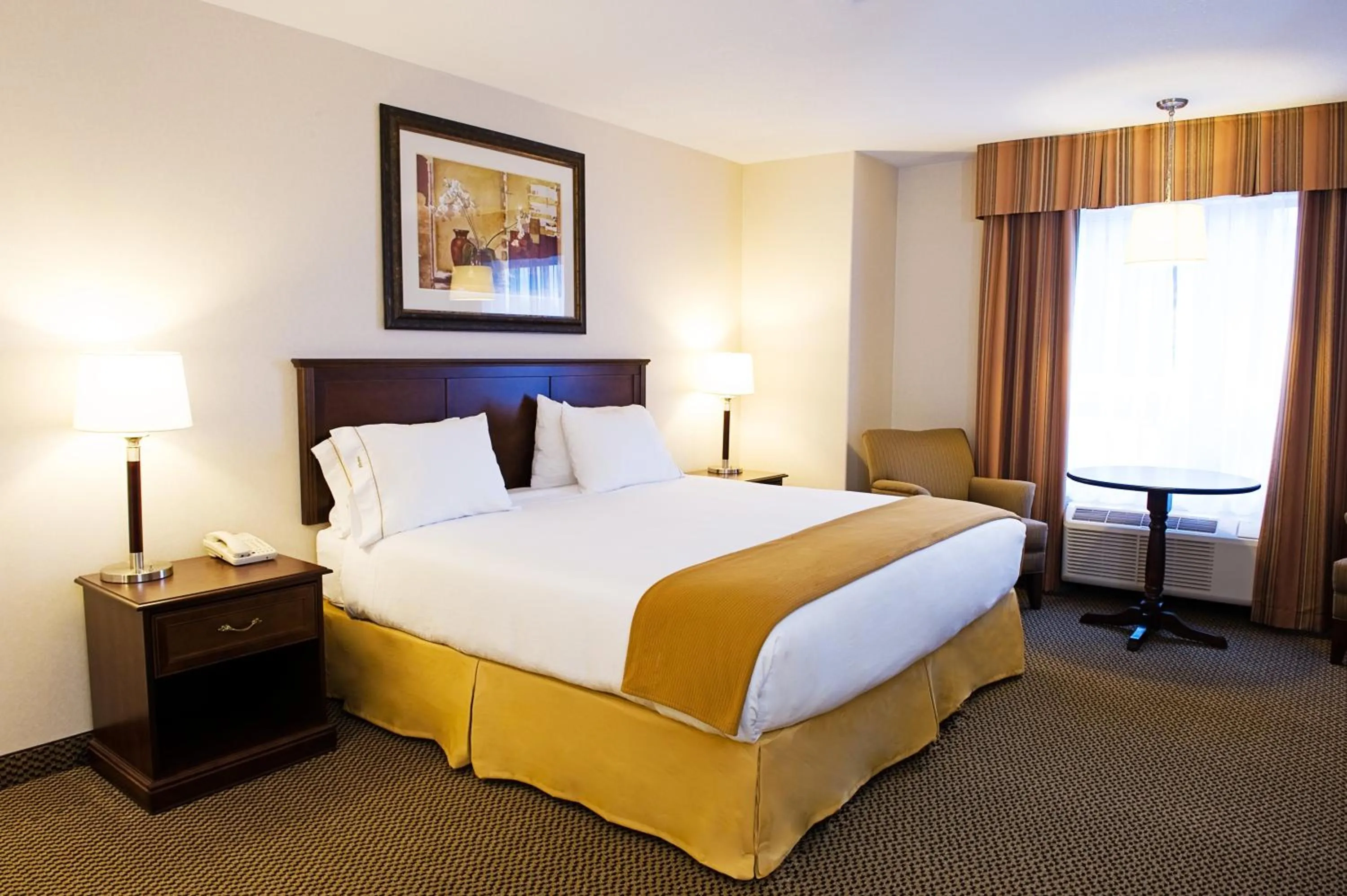 Photo of the whole room, Bed in Holiday Inn Express Hotel & Suites - Slave Lake by IHG