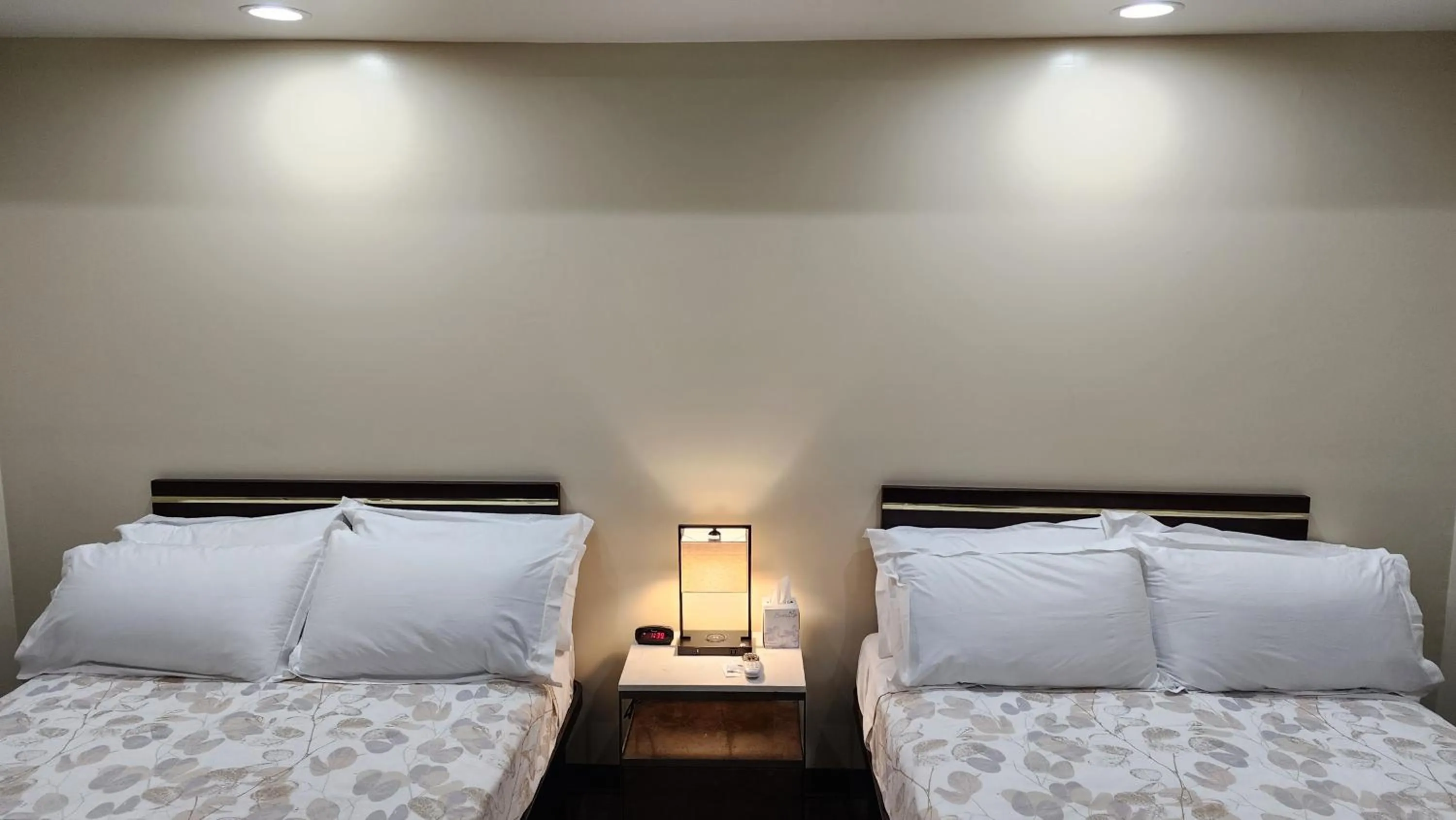 Double Queen with Sofa Bed in 24 Hours Motel