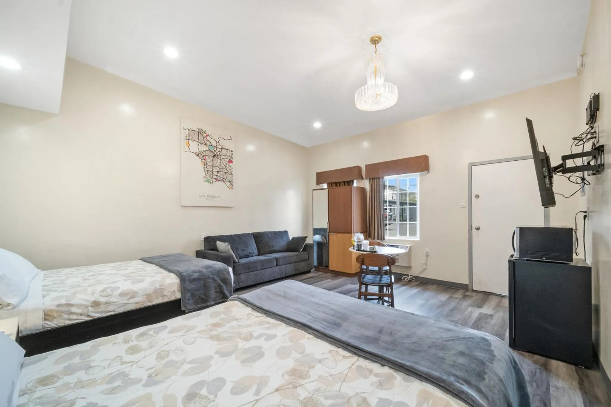 wardrobe, Bed in 24 Hours Motel