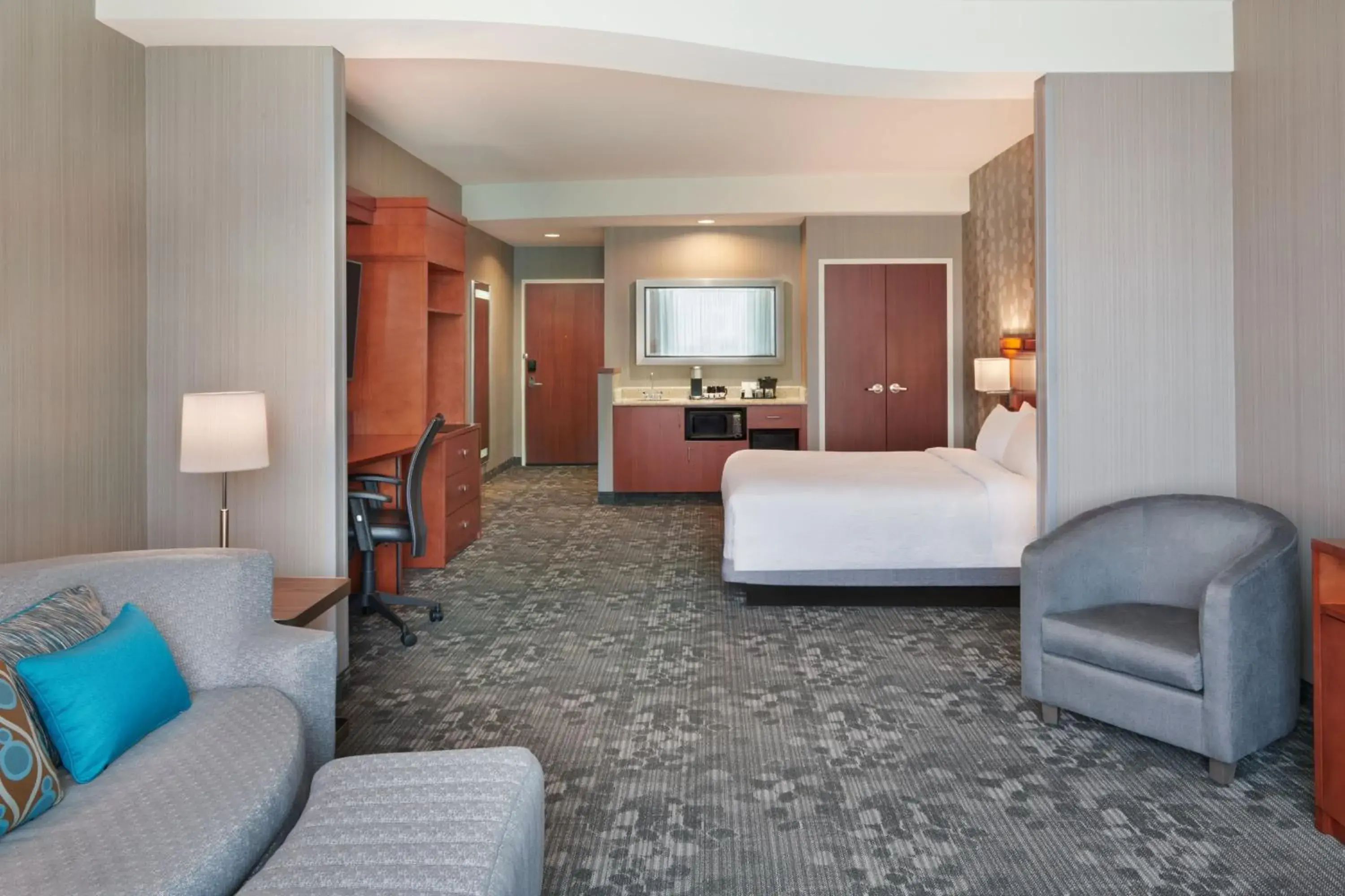 King Suite in Courtyard by Marriott Ottawa East King Suite in Courtyard by Marriott Ottawa East